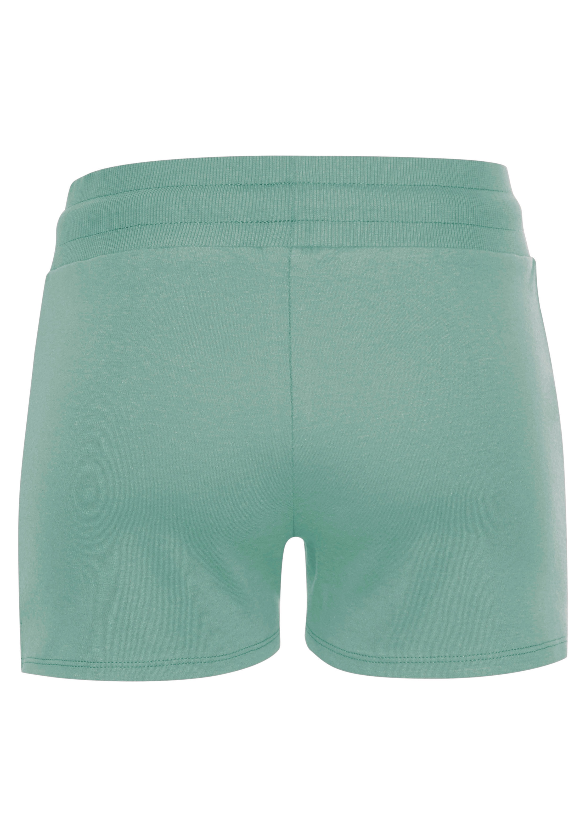 LASCANA ACTIVE Shorts, mit kleinen Seitenschlitzen