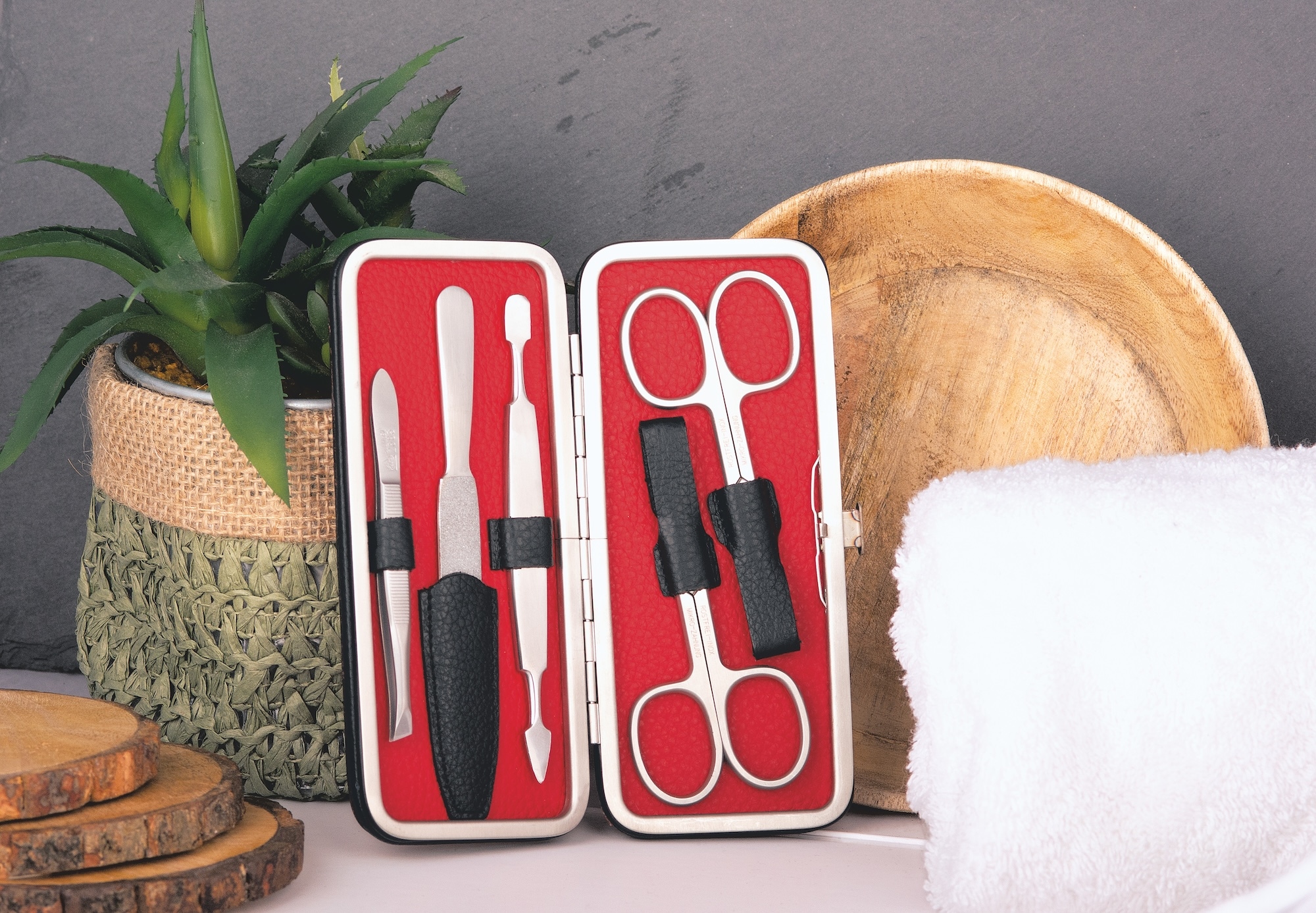 ERBE Maniküre-Etui »Colorado« Echtleder, Kontrastnähte, Druckknopfverschluss, rostfreie Instrumente