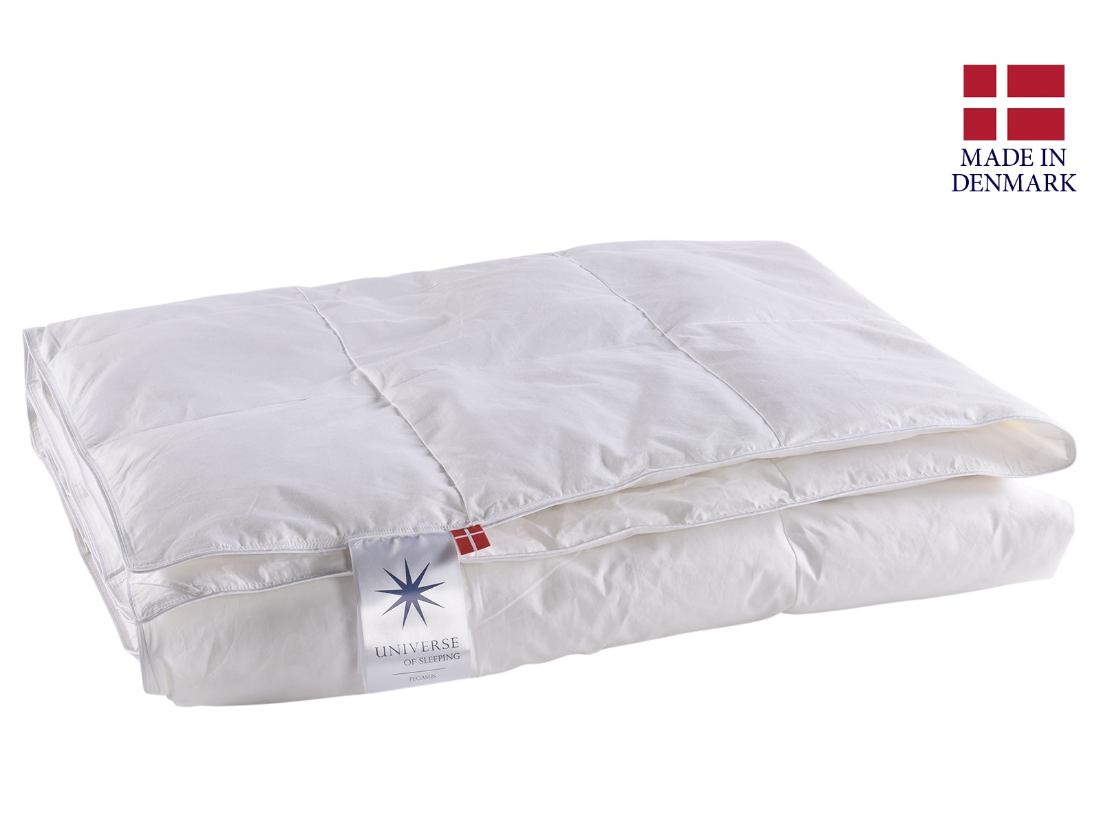 Universe of sleeping Kunstfaserbettdecke »Pegasus, pflegeleicht, Allergikergeeignet, 3 Wärmekl., Made in Denmark«, leicht, Füllung Mischung aus 50% Polyesterfasern & 50% Europäische Feder-Daunenfüllung, (1 St.)