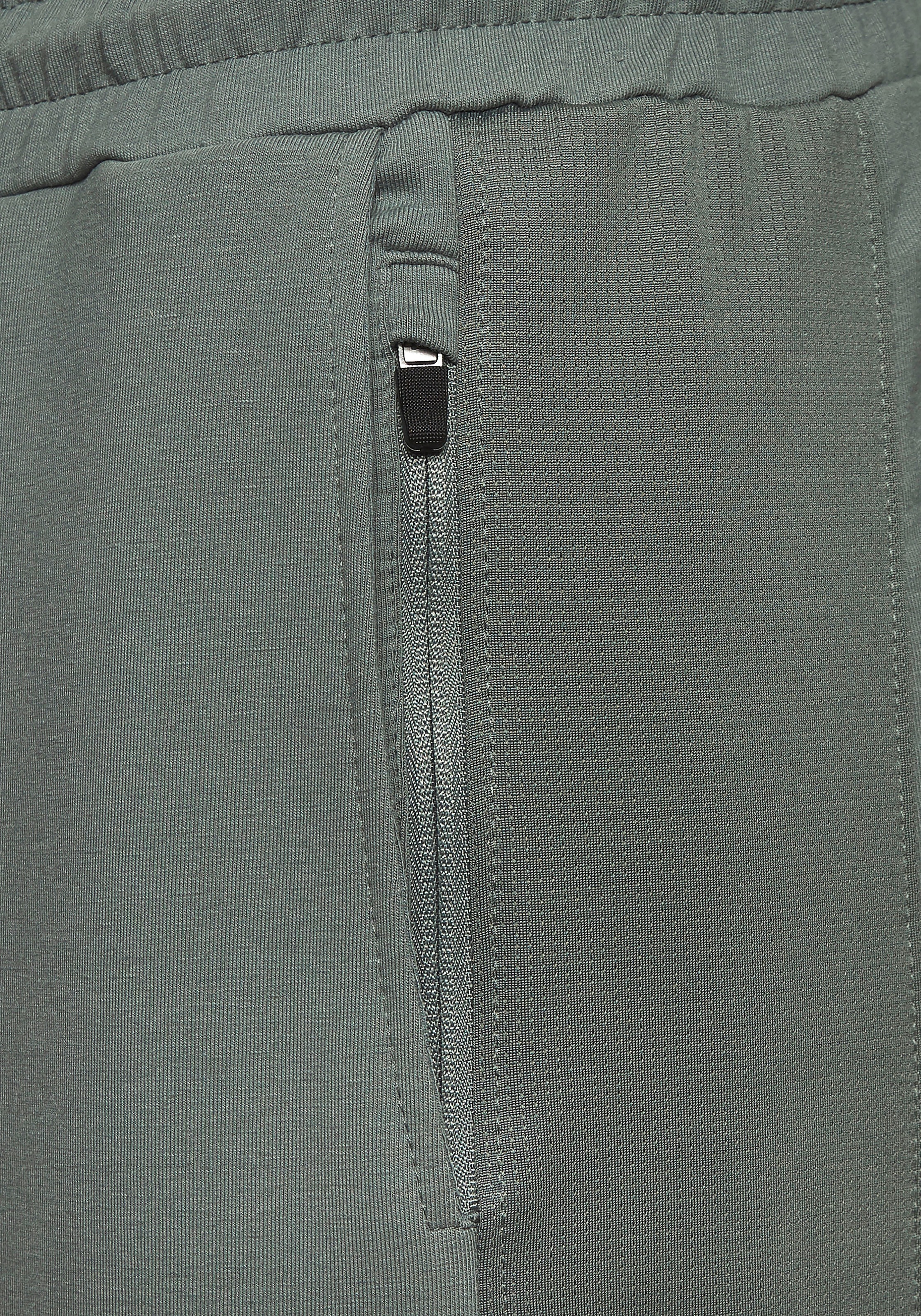 le jogger® Sweatpants  mit farblichen Einsatz und Reißverschlusstaschen