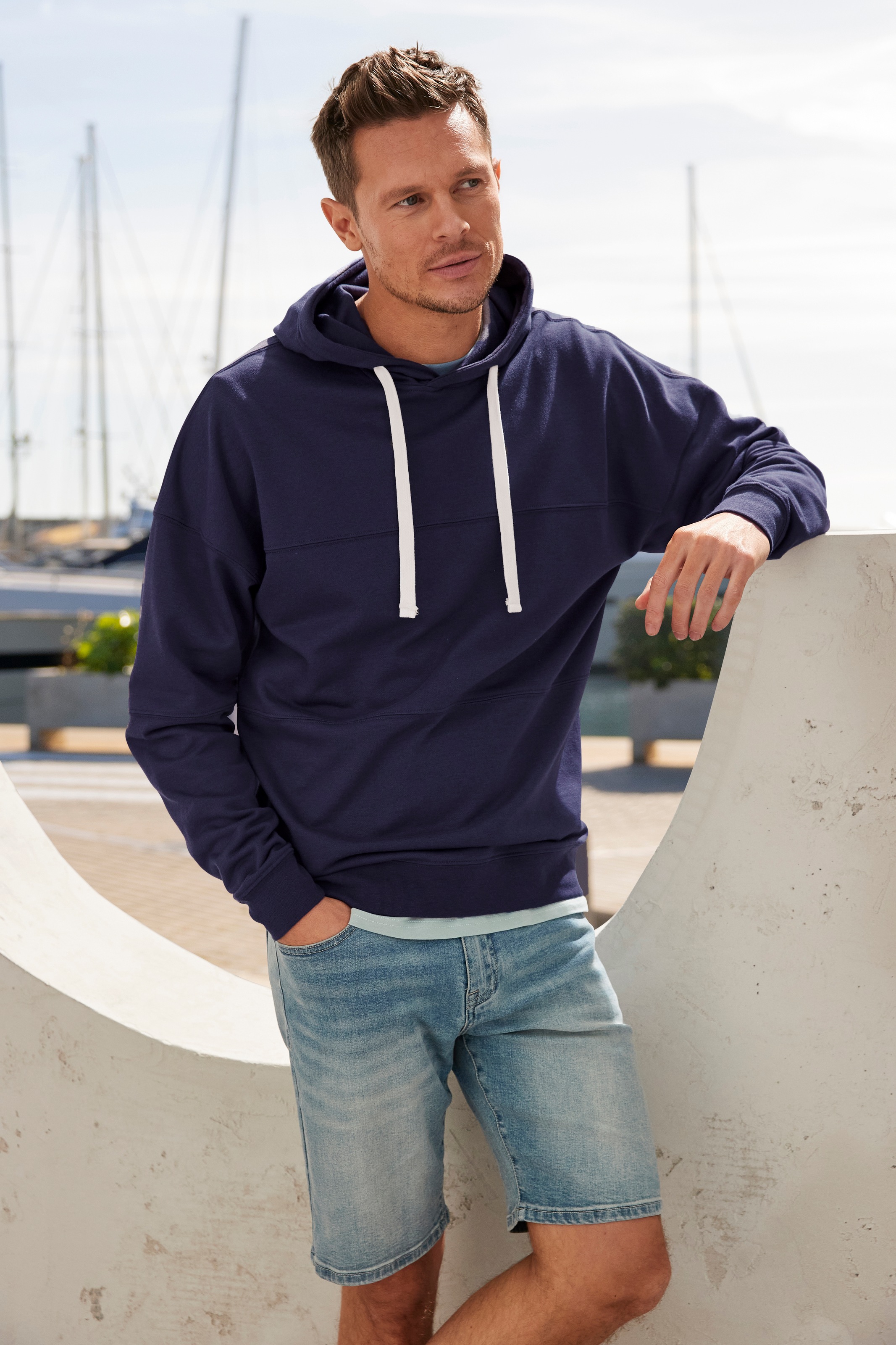 8. Bild von Buffalo Jeansshorts, 5-Pocket Form aus elastischer Denim-Qualität