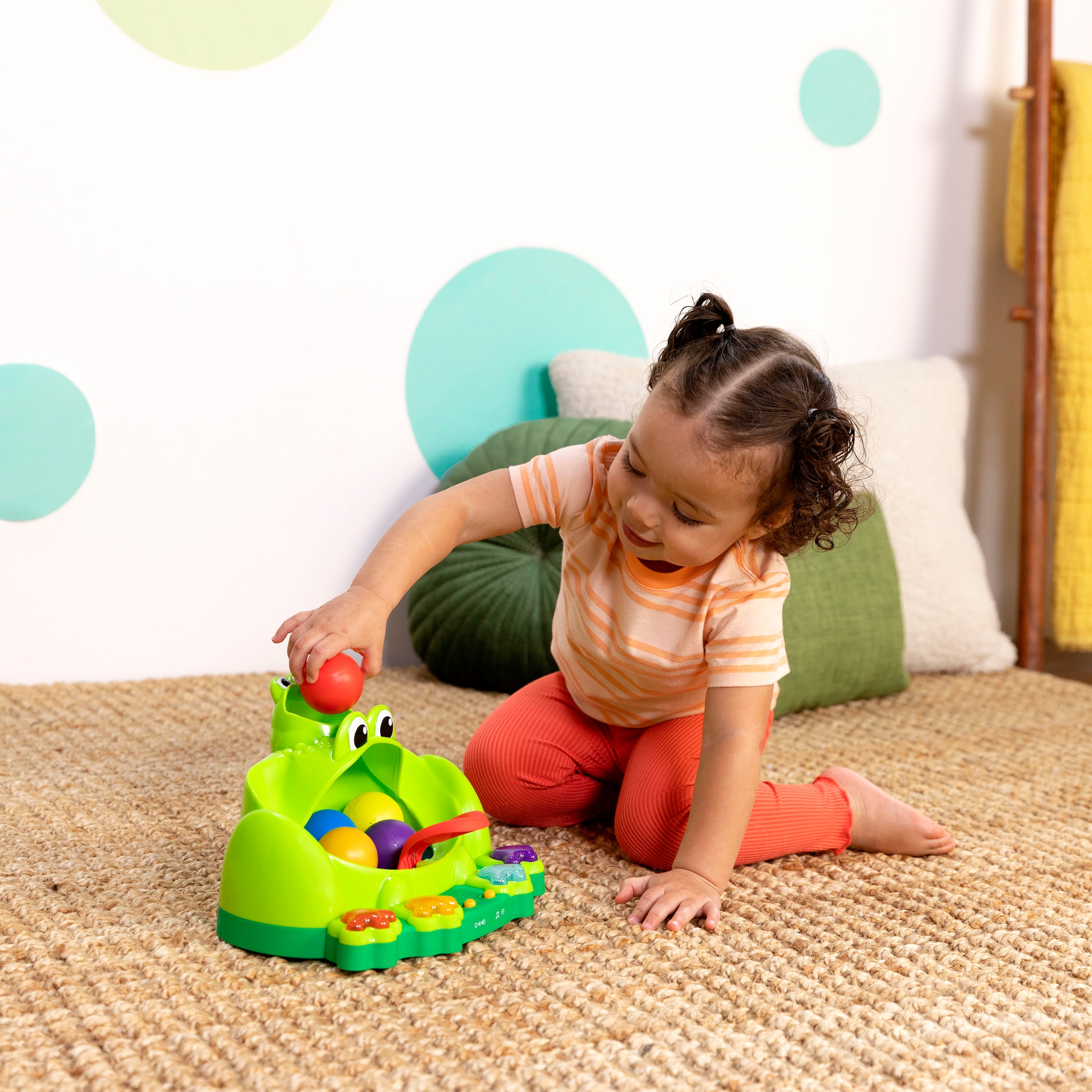 Bright Starts Lernspielzeug »Poppin' Ball Frog Ball Play Toy«, mit Licht und Sound
