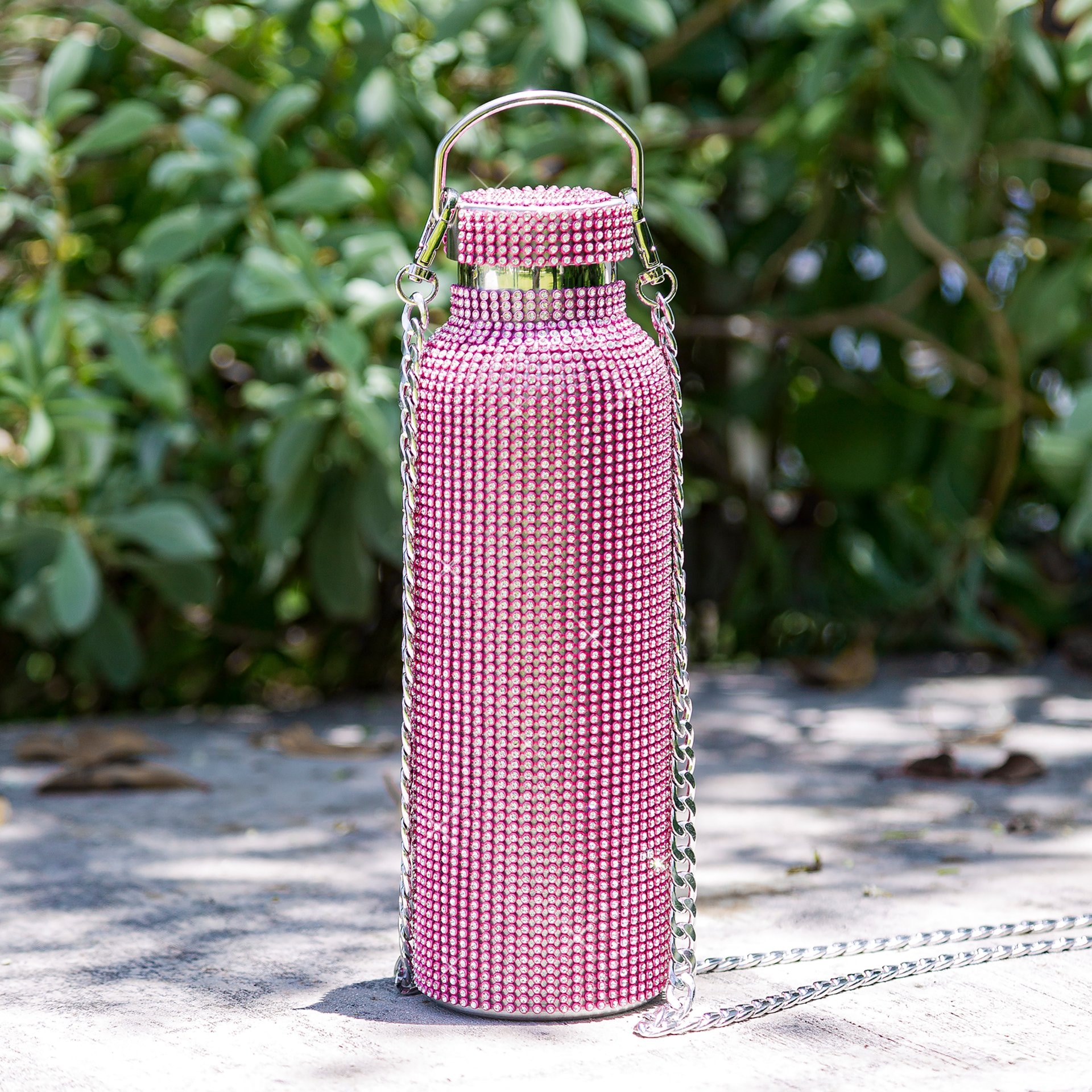 Paris Hilton Trinkflasche »Paris Hilton, Luxus Trinkgefäß mit über 5000 Strasssteinen«, (1 tlg.), Wasserflasche in Diamant-Optik, Luxusgetränkebehälter, aus Edelstahl