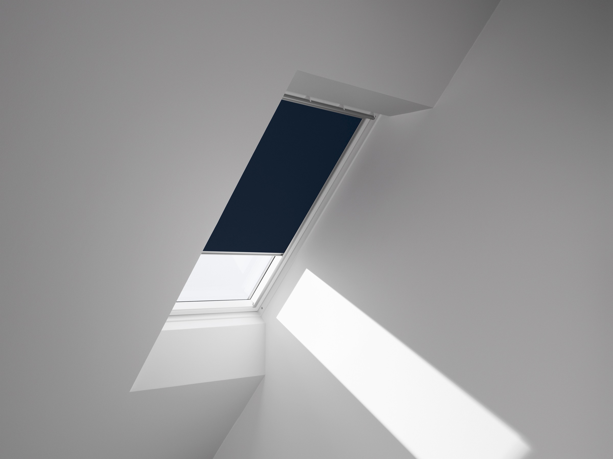 VELUX Verdunklungsrollo »DKL MK08 1100S«, verdunkelnd, Verdunkelung, ohne Bohren, in Führungsschienen, alufarbene Führungsschienen & Griffleiste