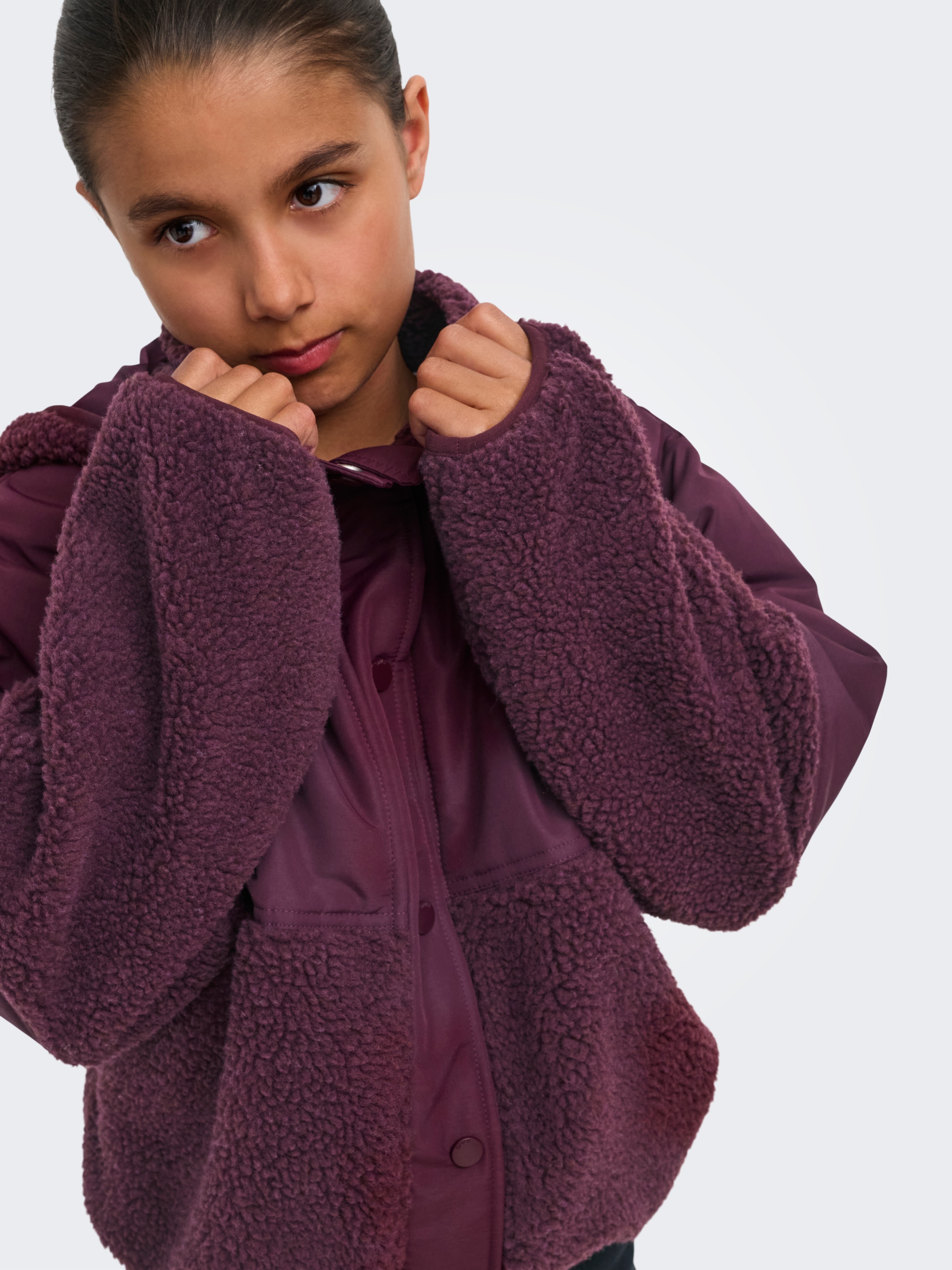 KIDS ONLY Kapuzenplüschjacke »KOGNOMI TEDDY MIX JACKET VD OTW« mit Kapuze im tollen Materialmix mit Plüsch