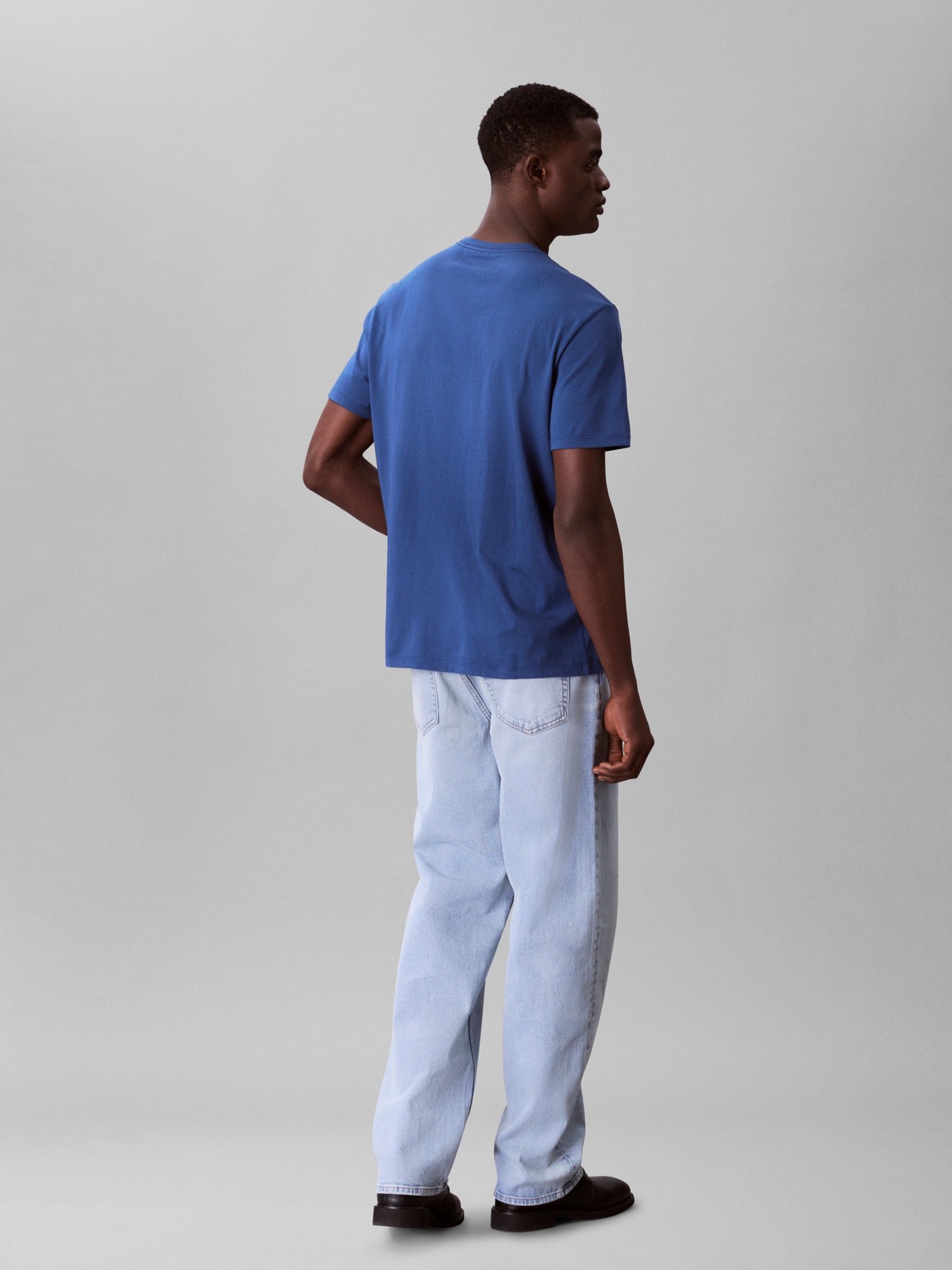 Calvin Klein Jeans T-Shirt »SS GLITCHED LOGO EU CLASSIC TEE«, Mit Rundhalsausschnitt