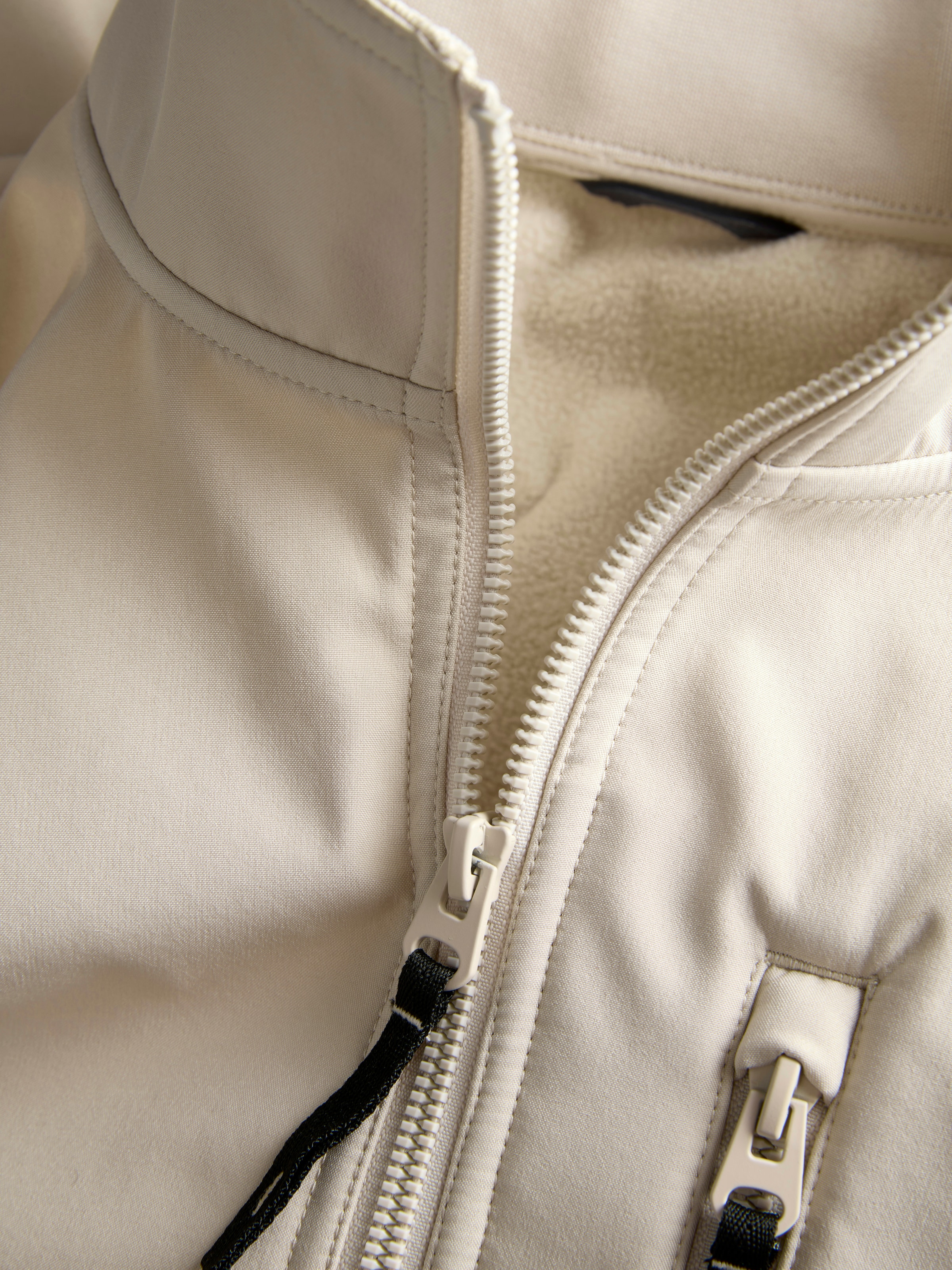 Jack & Jones Softshelljacke »JJEPARKER SOFTSHELL BOMBER SN« mit Brust-Reißverschluss