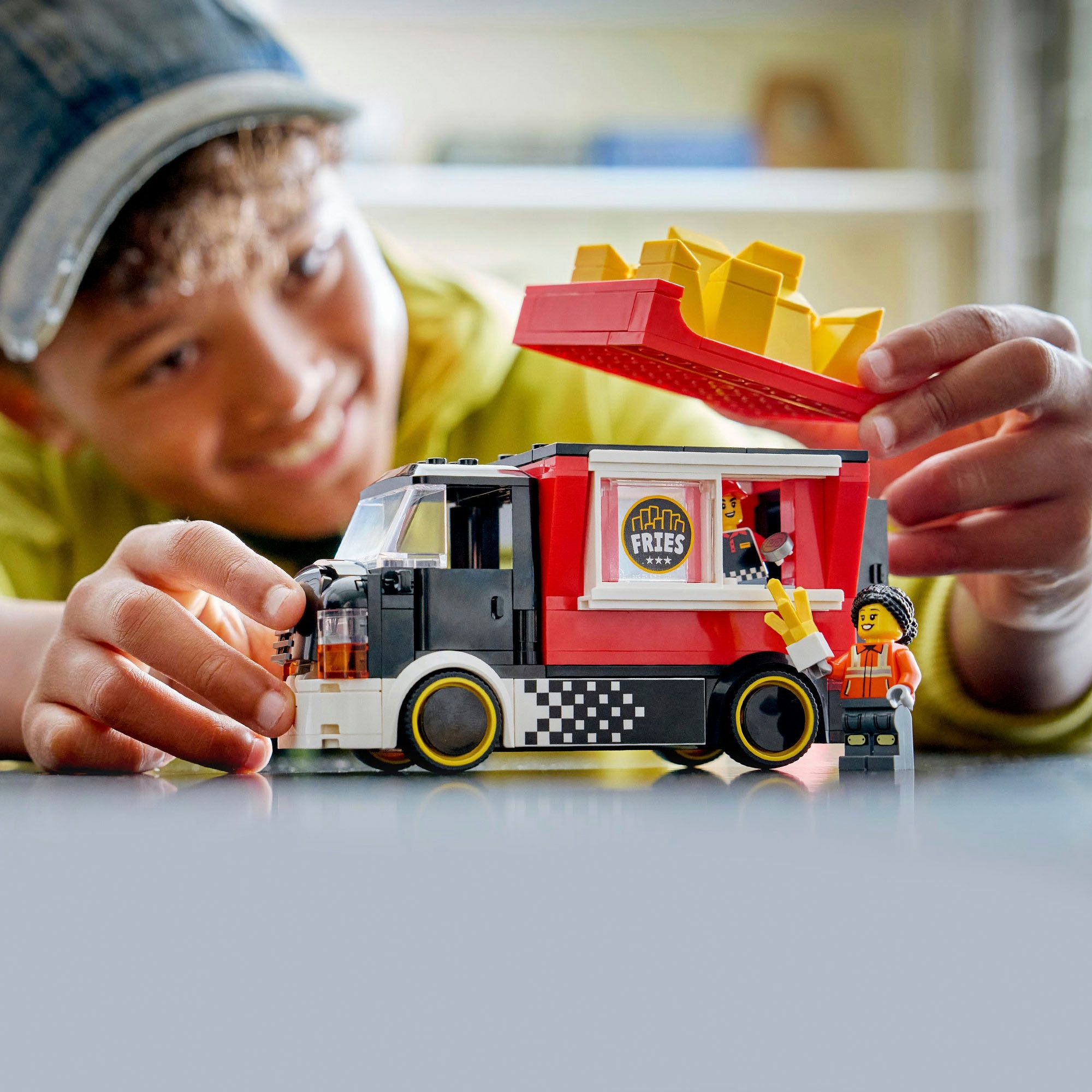 LEGO® Konstruktionsspielsteine »Pommes-Truck (60488), LEGO City« Made in Europe