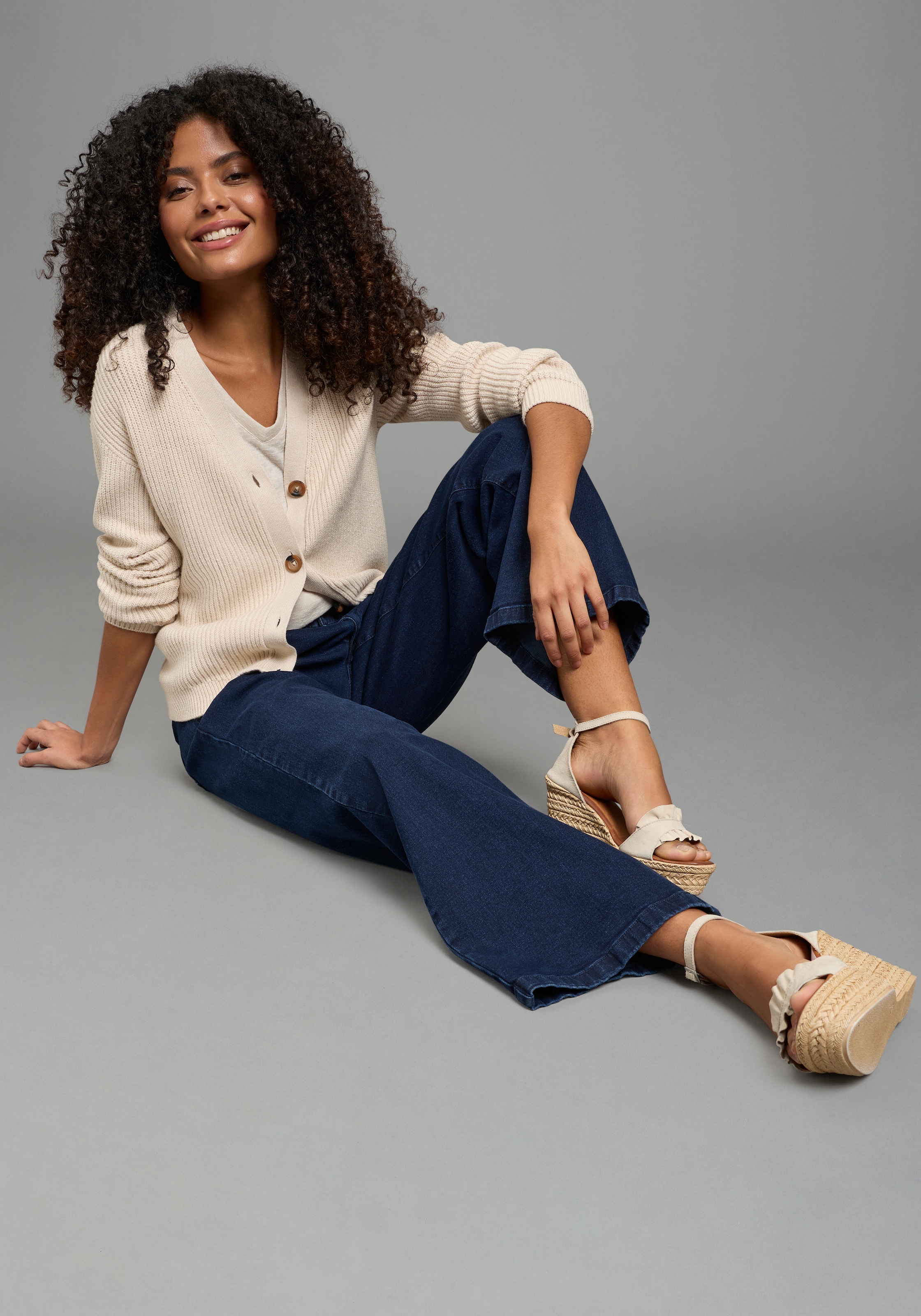 Arizona Weite Jeans weite Beinweite, normale Leibhöhe, bequeme Passform