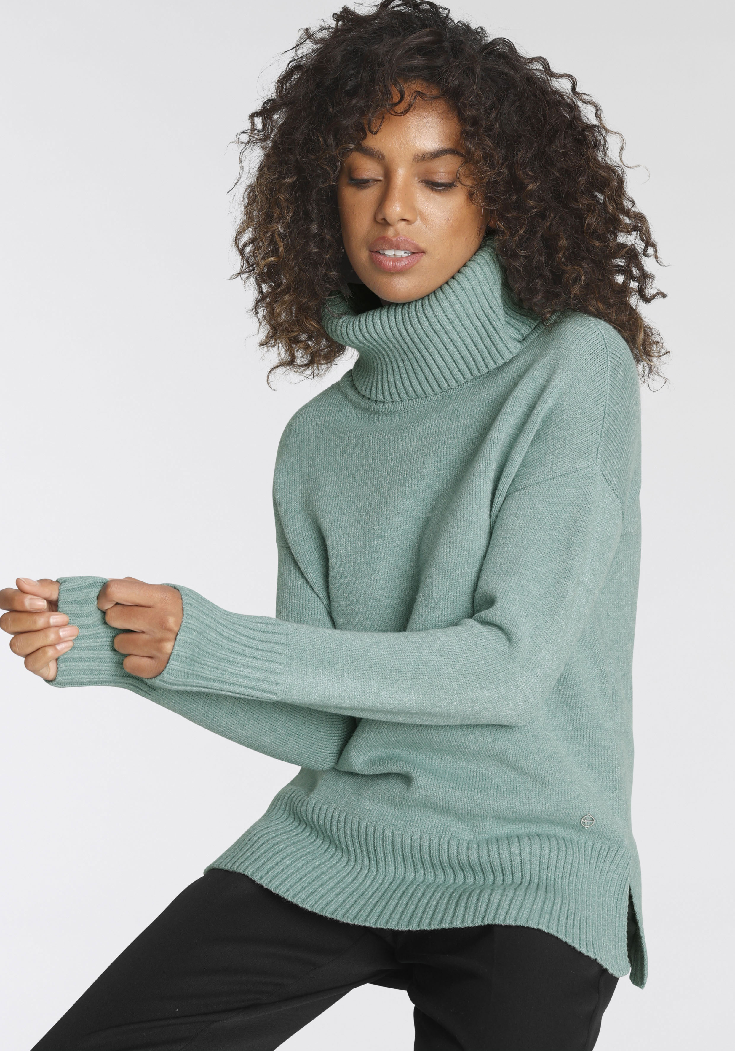 Rollkragenpullover, mit Rippdetails