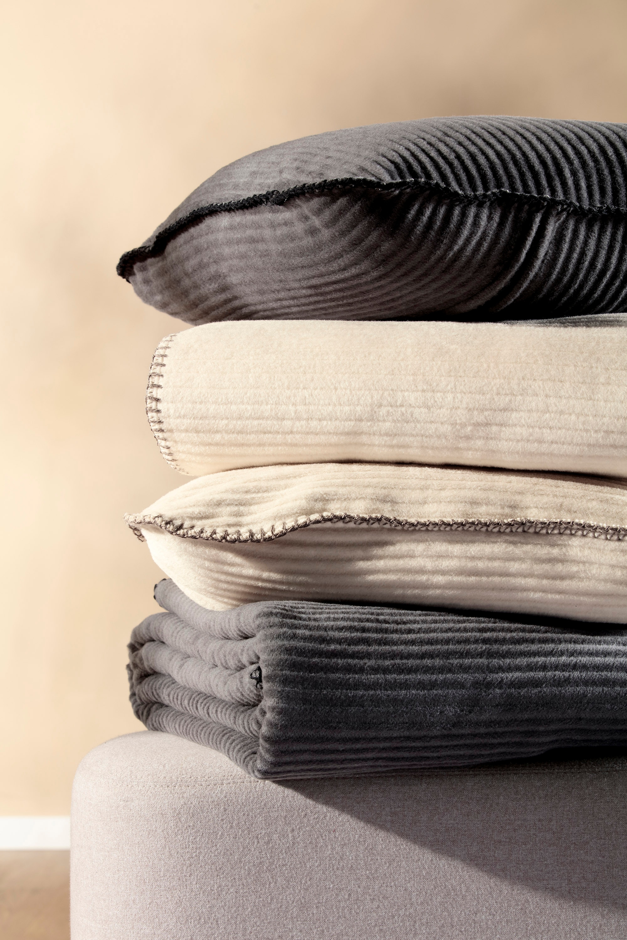 Biederlack Dekokissen »Feel Cord« mit schöner Hoch-Tief-Struktur