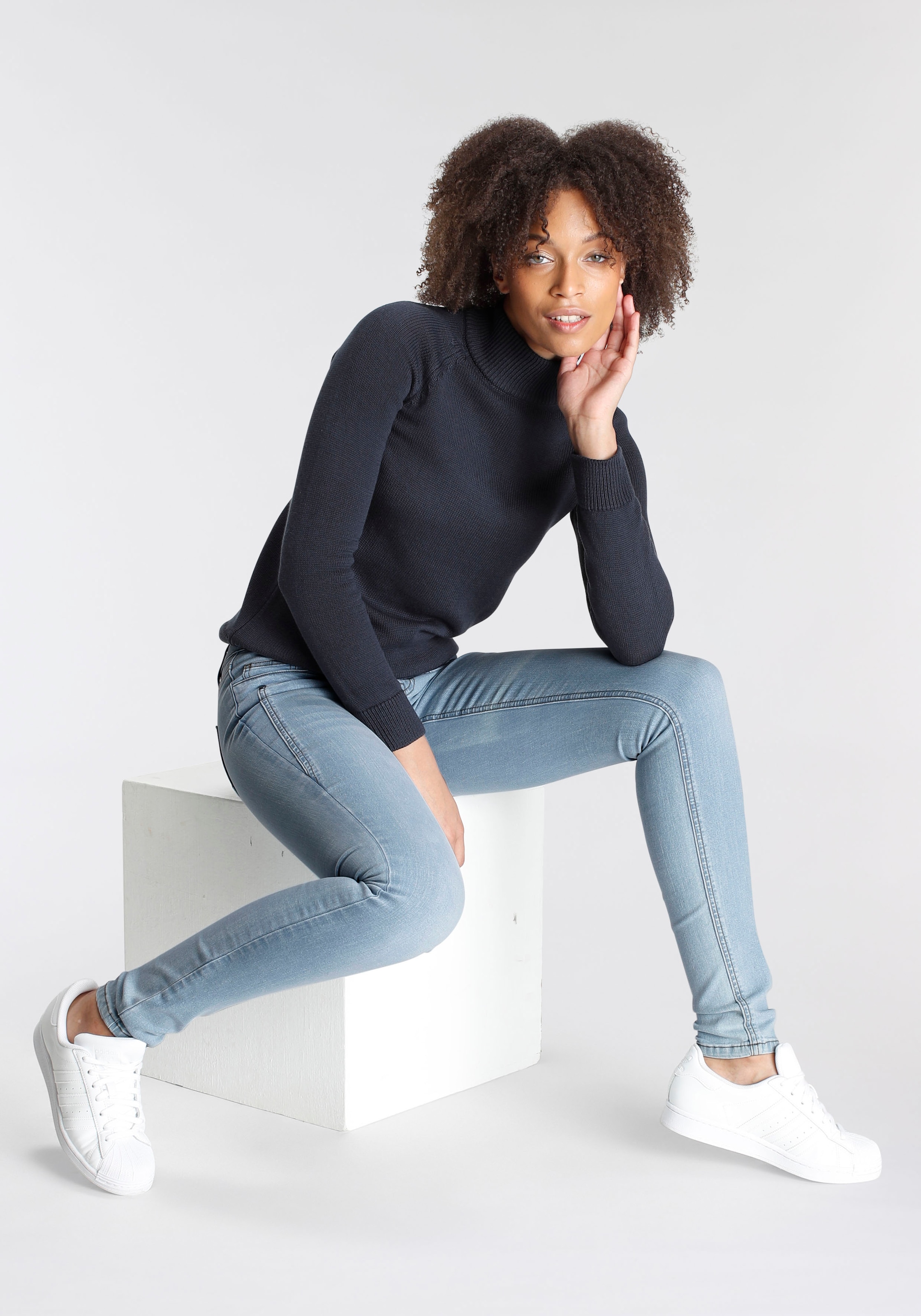 Arizona Skinny-fit-Jeans »mit Keileinsätzen«, Low Waist im Online-Shop  bestellen