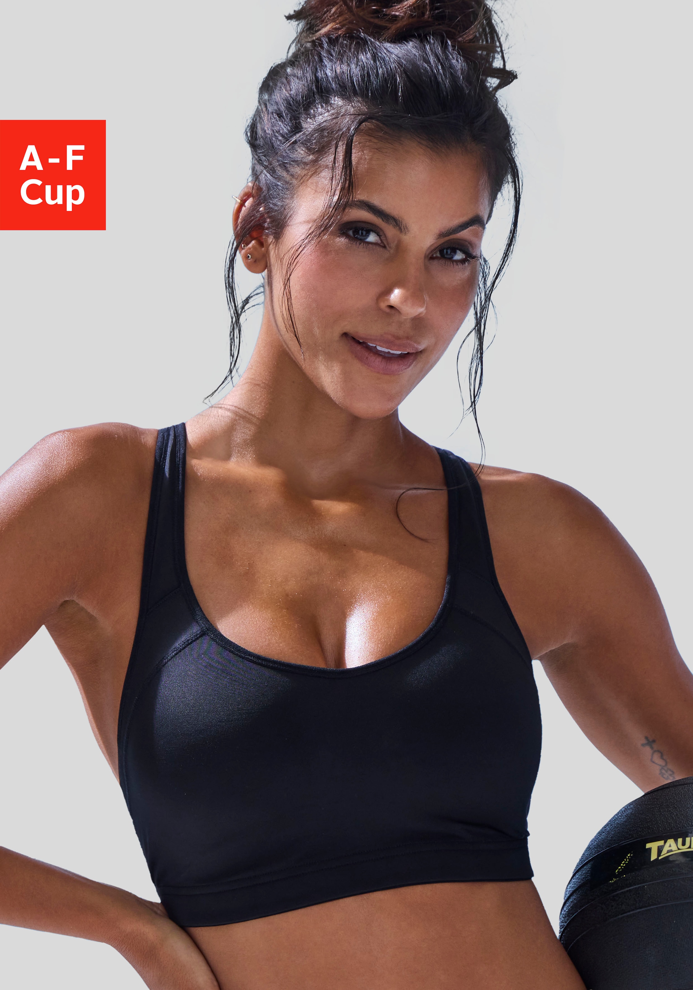 LASCANA ACTIVE Sport-BH, mit integrierten Schalen im Cup