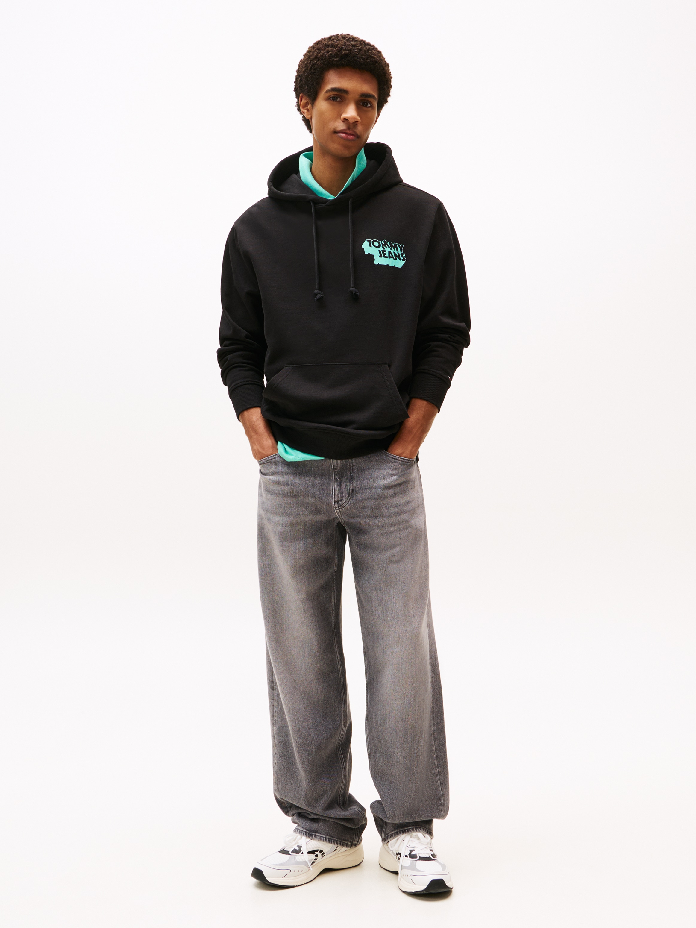 Tommy Jeans Kapuzensweatshirt »TJM STACK BACK LOGO HOODIE EXT«, Mit Rundhalsausschnitt
