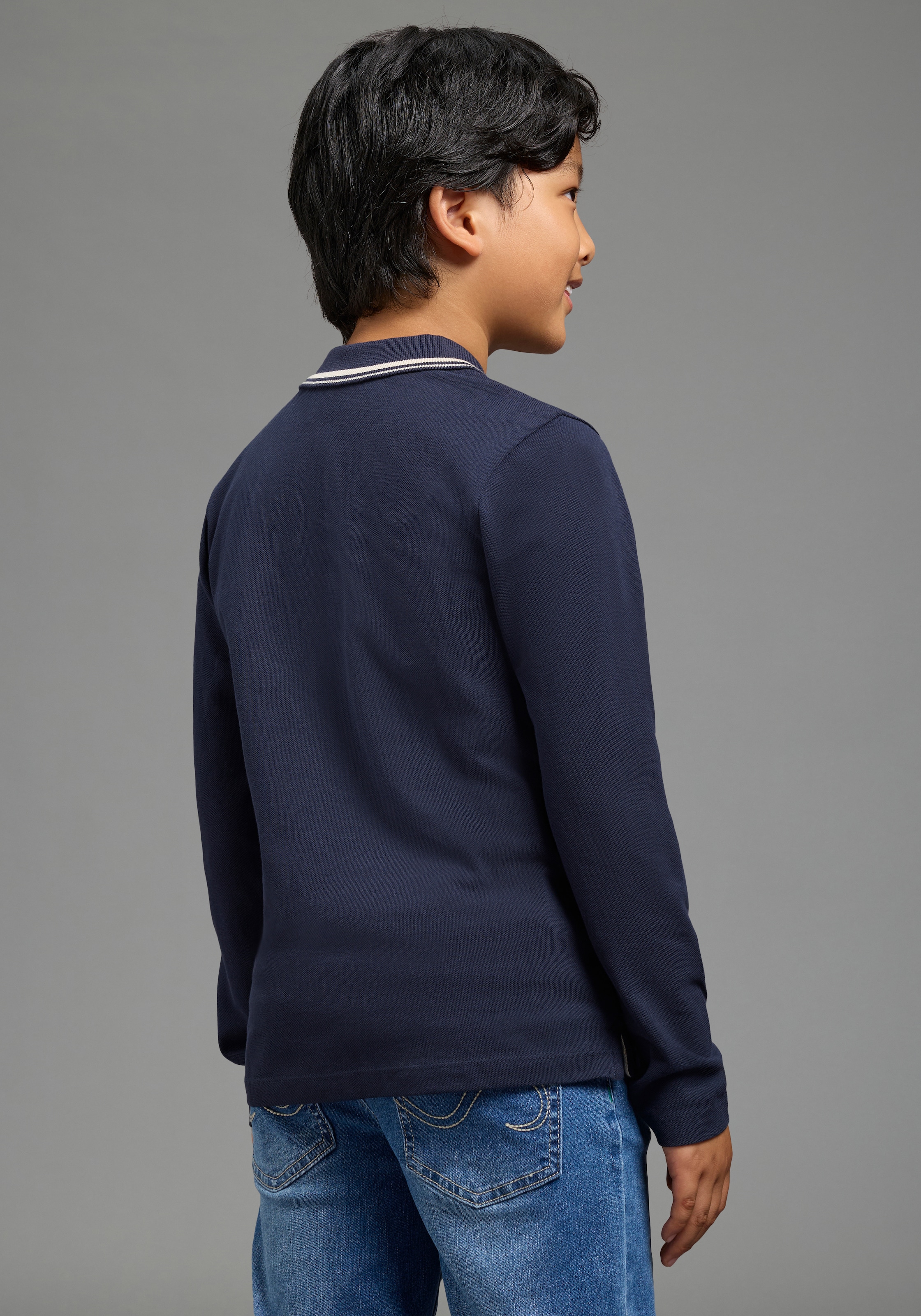 Scout Poloshirt »Polo-Piqué Shirt mit Badge - NEU von SCOUT« Langarm, mit Polokragen und Knopfleiste, mit Seitenschlitzen am Saum