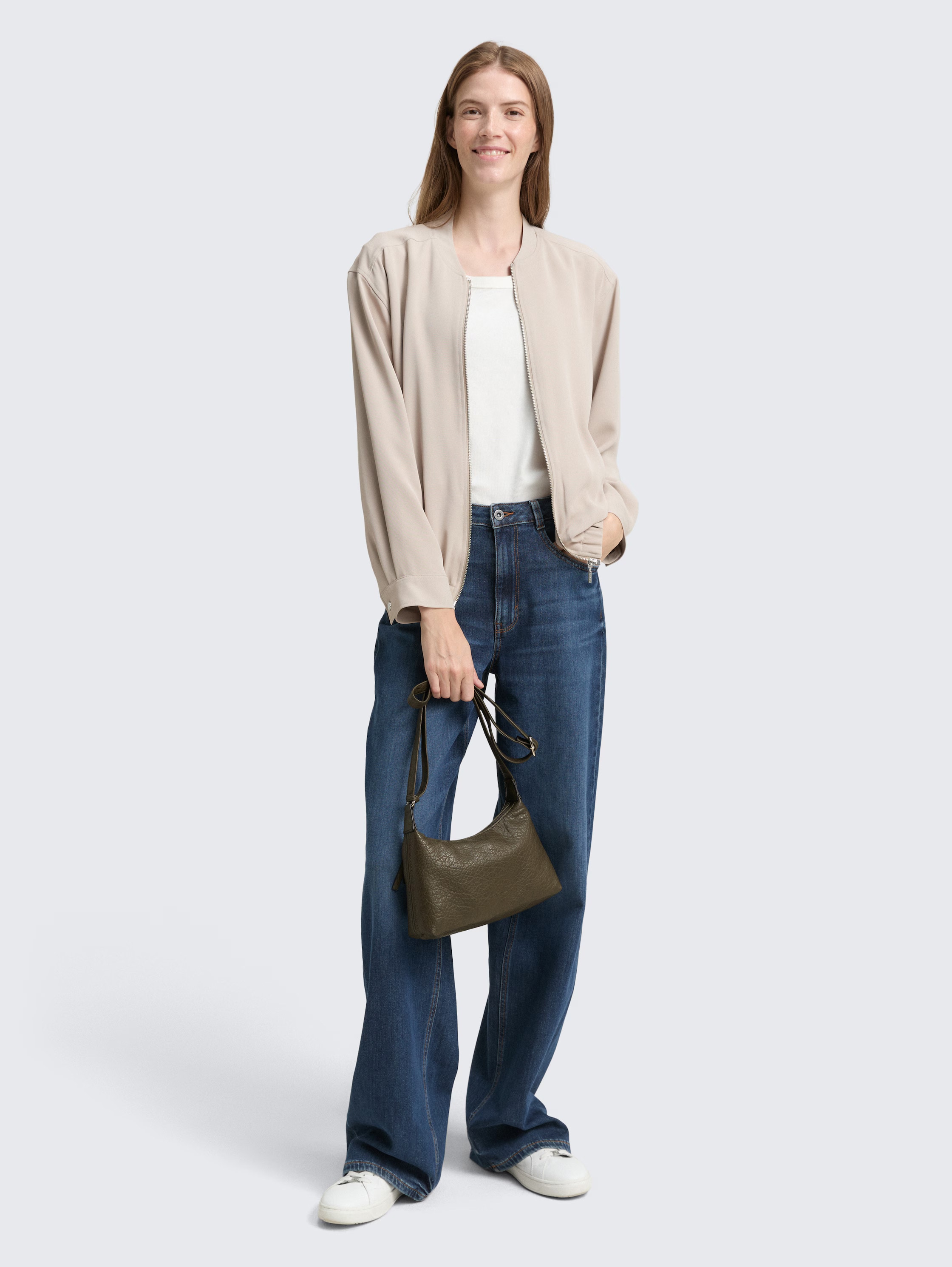 TOM TAILOR Umhängetasche »Evelina« aus weichem Lederimtitat in lässiger Trapezform mit dekorativen Seiten