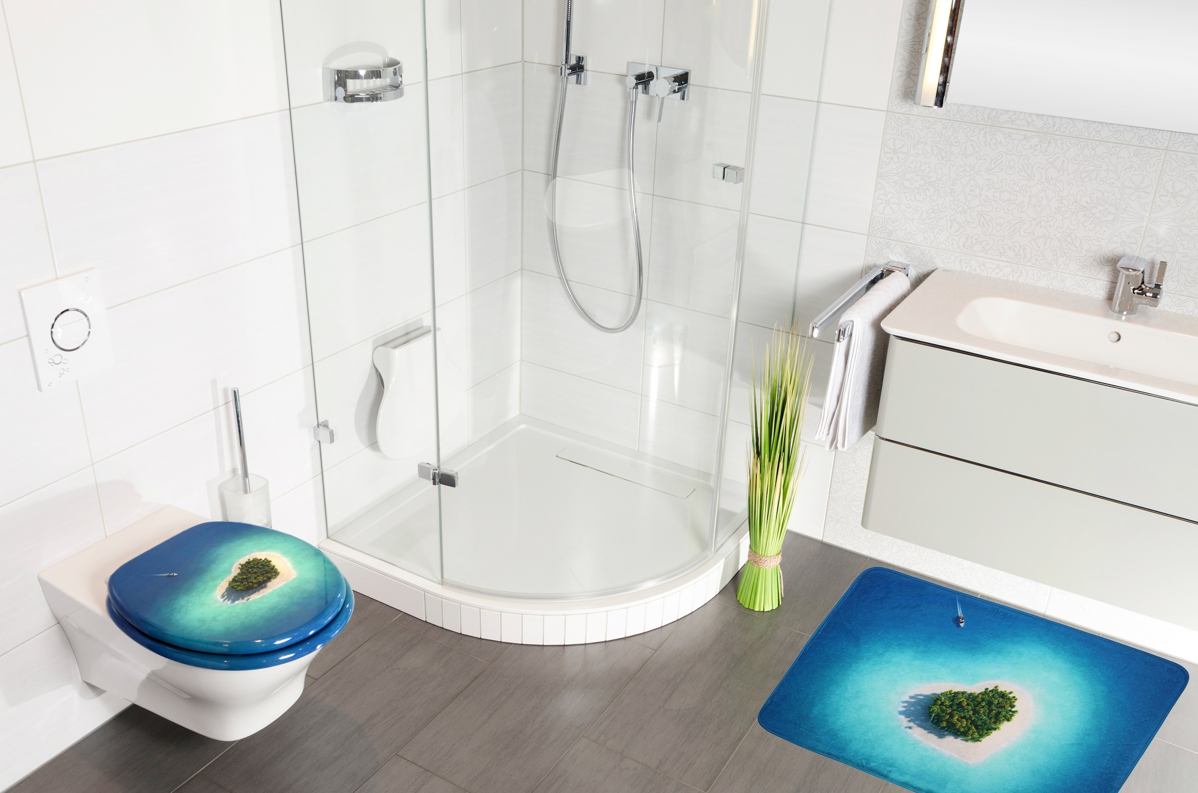 Sanilo Badaccessoire-Set »Dream Island«, (Komplett-Set, 3 tlg.), bestehend aus WC-Sitz, Badteppich und Waschbeckenstöpsel