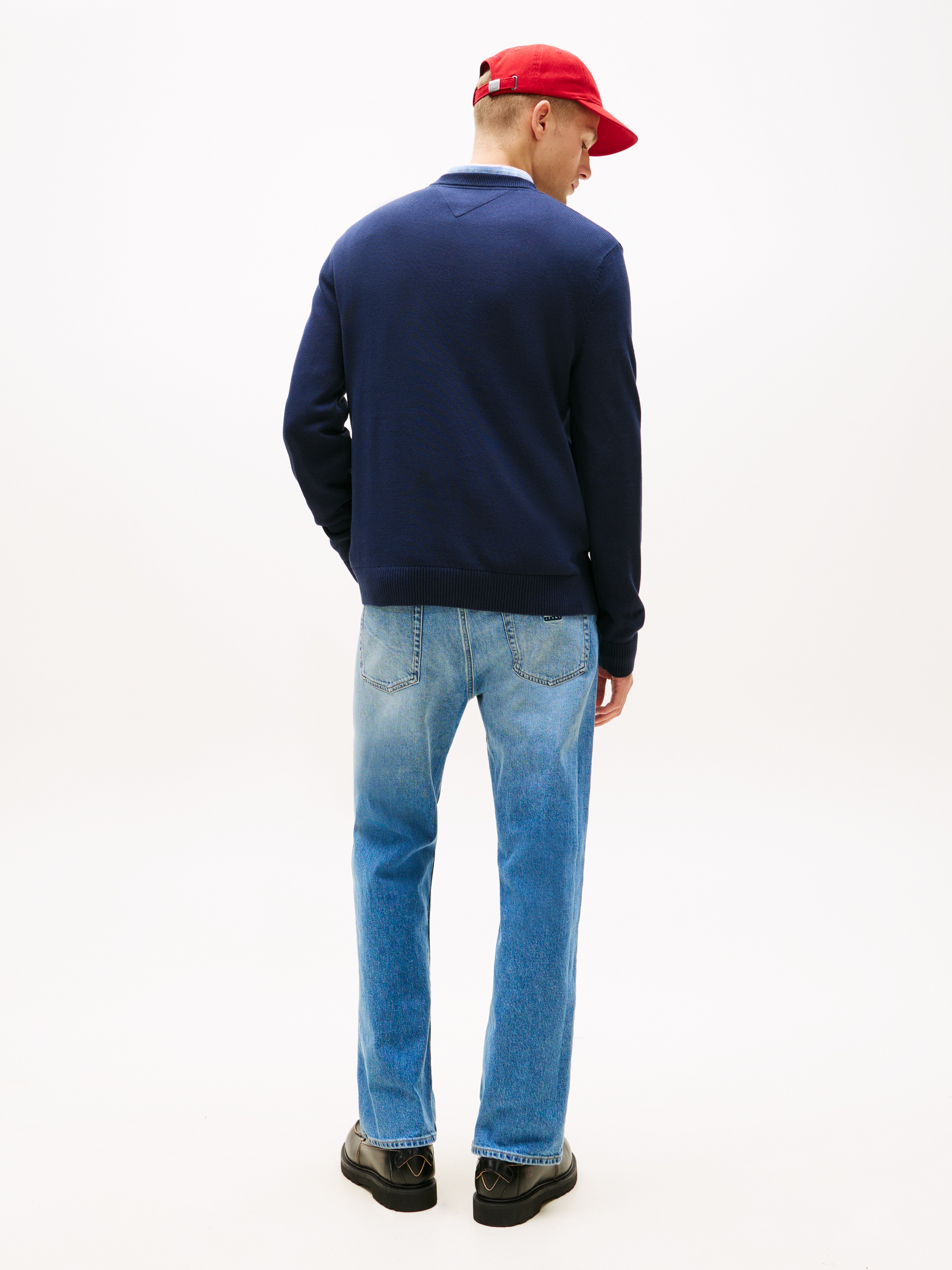 Tommy Jeans Strickpullover »TJM SLIM FIT LIGHT SWEATER« Slim fit mit Rundhalsausschnitt