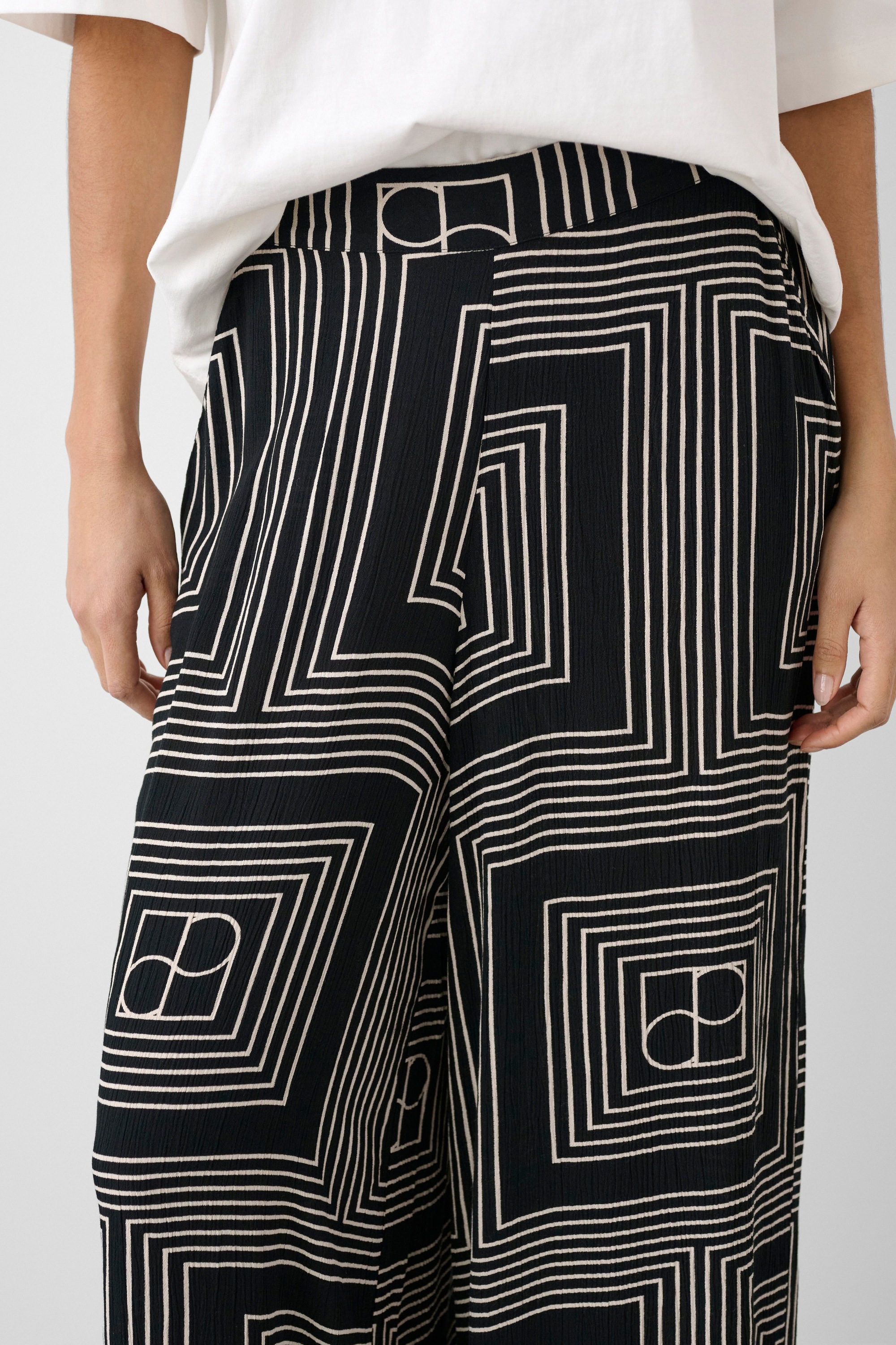 SOAKED IN LUXURY Stoffhose »Casual Hose SLZaya«