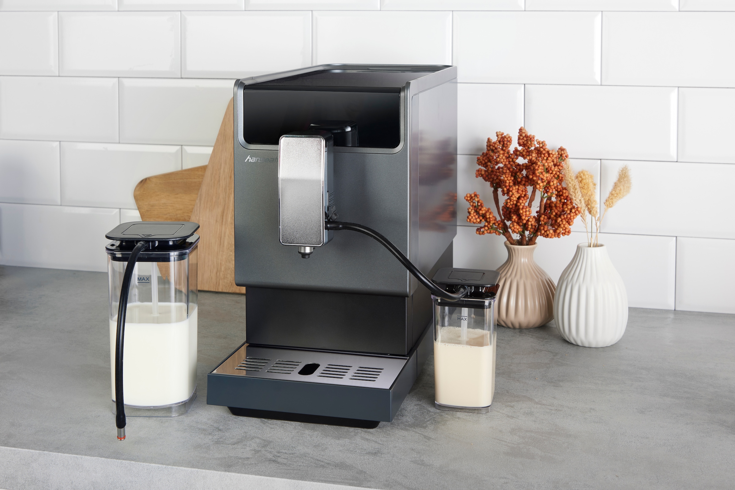 Hanseatic Kaffeevollautomat »HACM121470ST«, magnetisch, abnehmbare Tassenabstellfläche, zwei separate Milchtanks