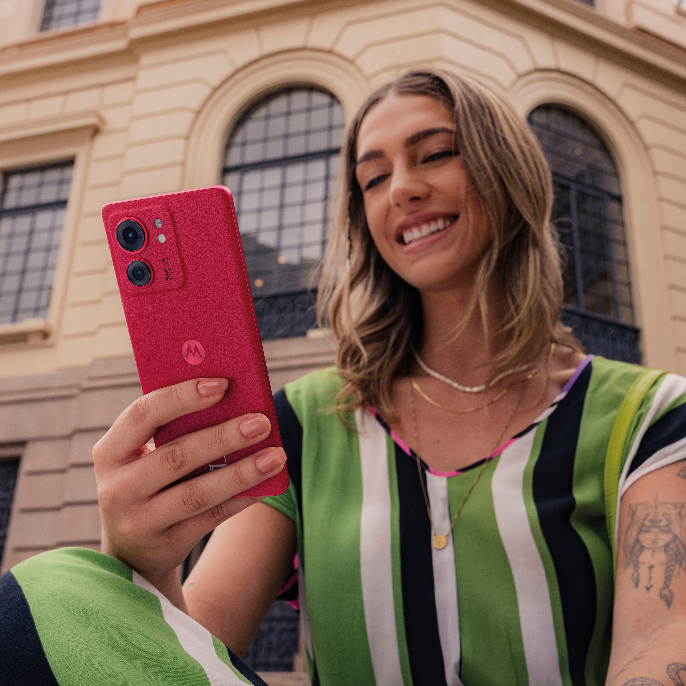 15. Bild von Motorola Smartphone »Edge 40«, viva magenta, 16,63 cm/6,55 Zoll, 256 GB Speicherplatz, 50 MP Kamera