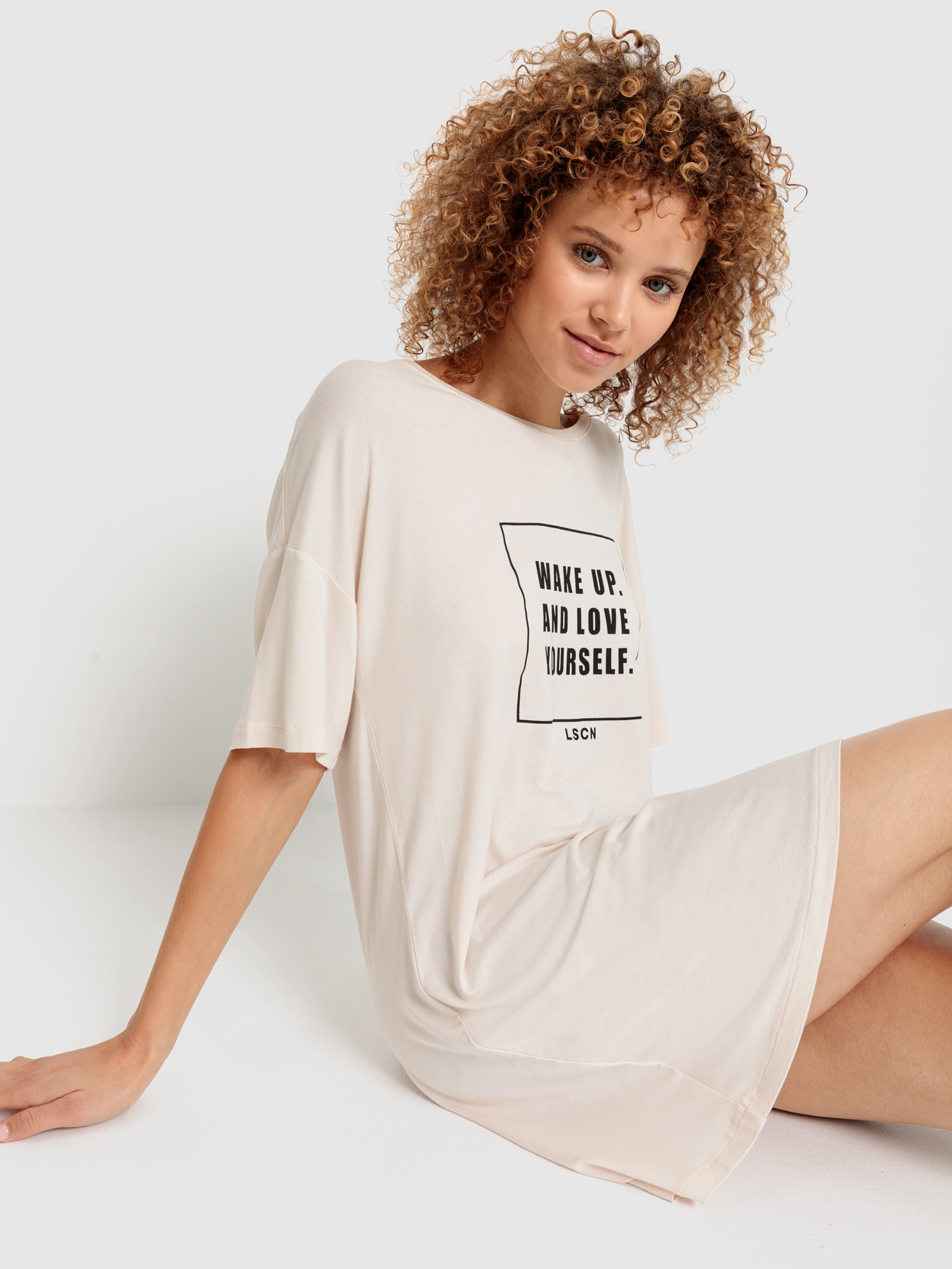 LSCN by LASCANA Nachthemd 1-teilig,  in locker sitzendem Schnitt