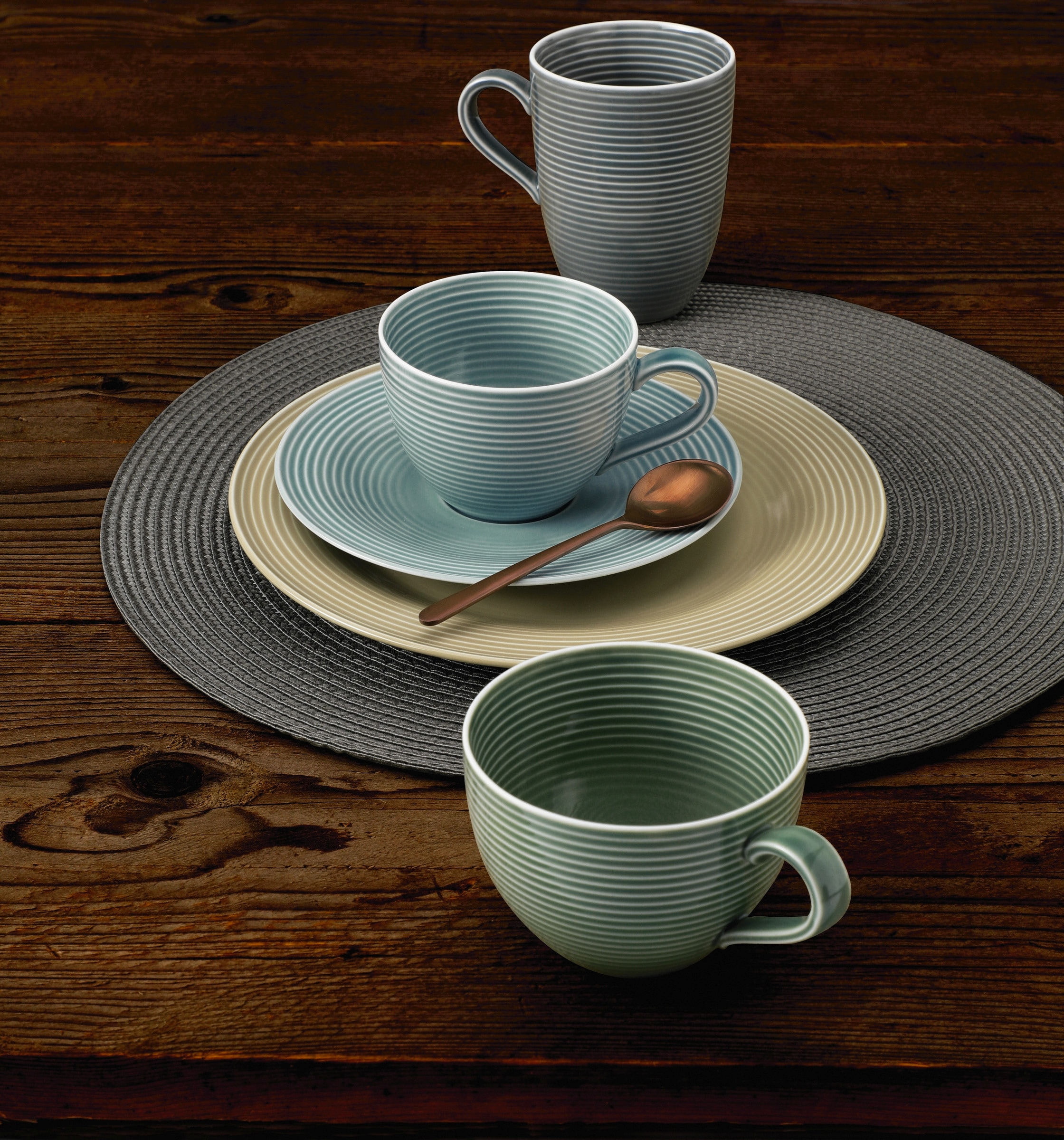 Seltmann Weiden Kaffeeservice »Geschirr-Set, Service Beat«, (Set, 18 tlg.), Teller, Tassen, Untertassen, Rillendekor, 18 Teile, für 6 Personen