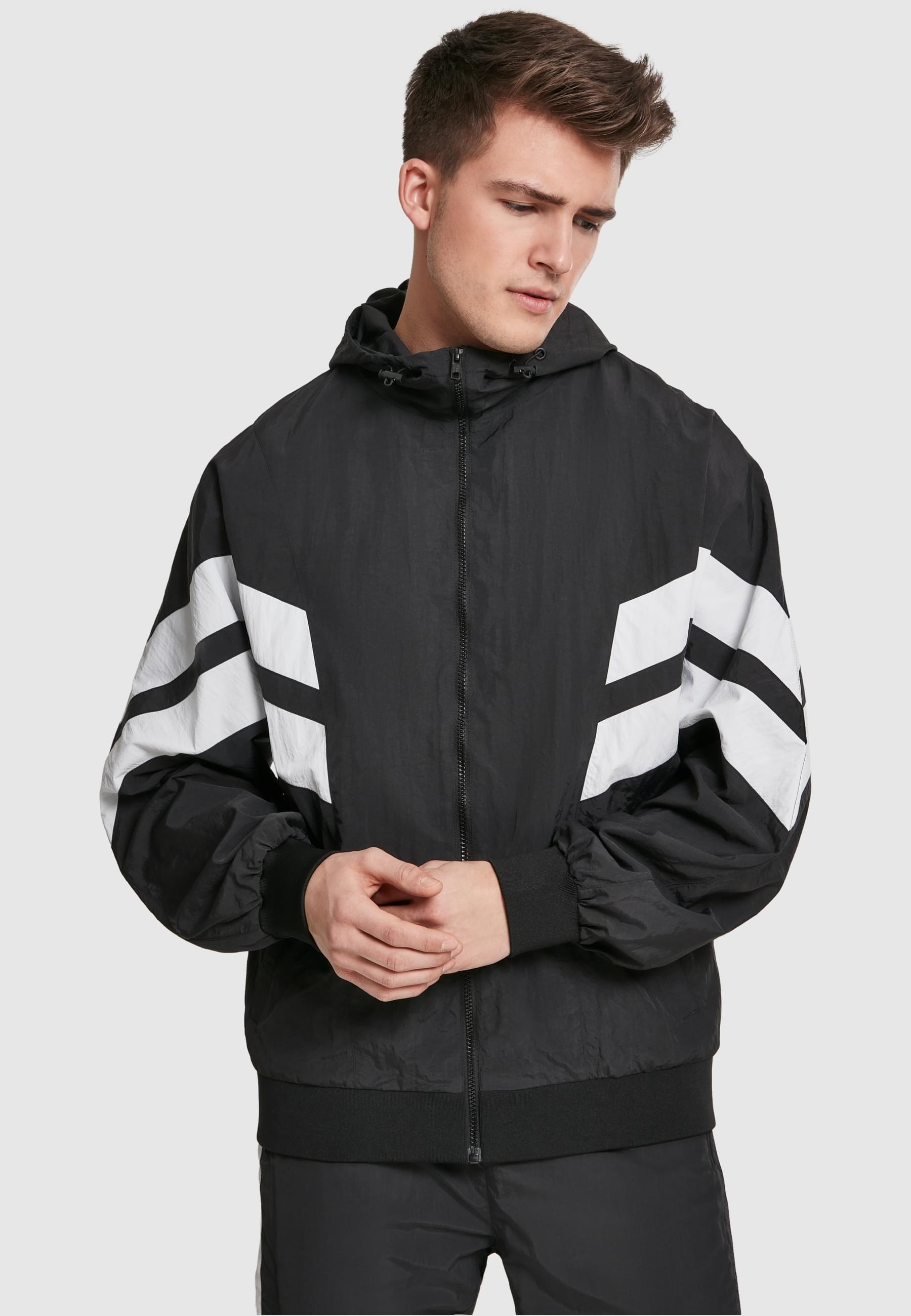 URBAN CLASSICS Allwetterjacke »Urban Classics Herren Crinkle Panel Track Jacket« 1 Stk. tlg. mit Kapuze