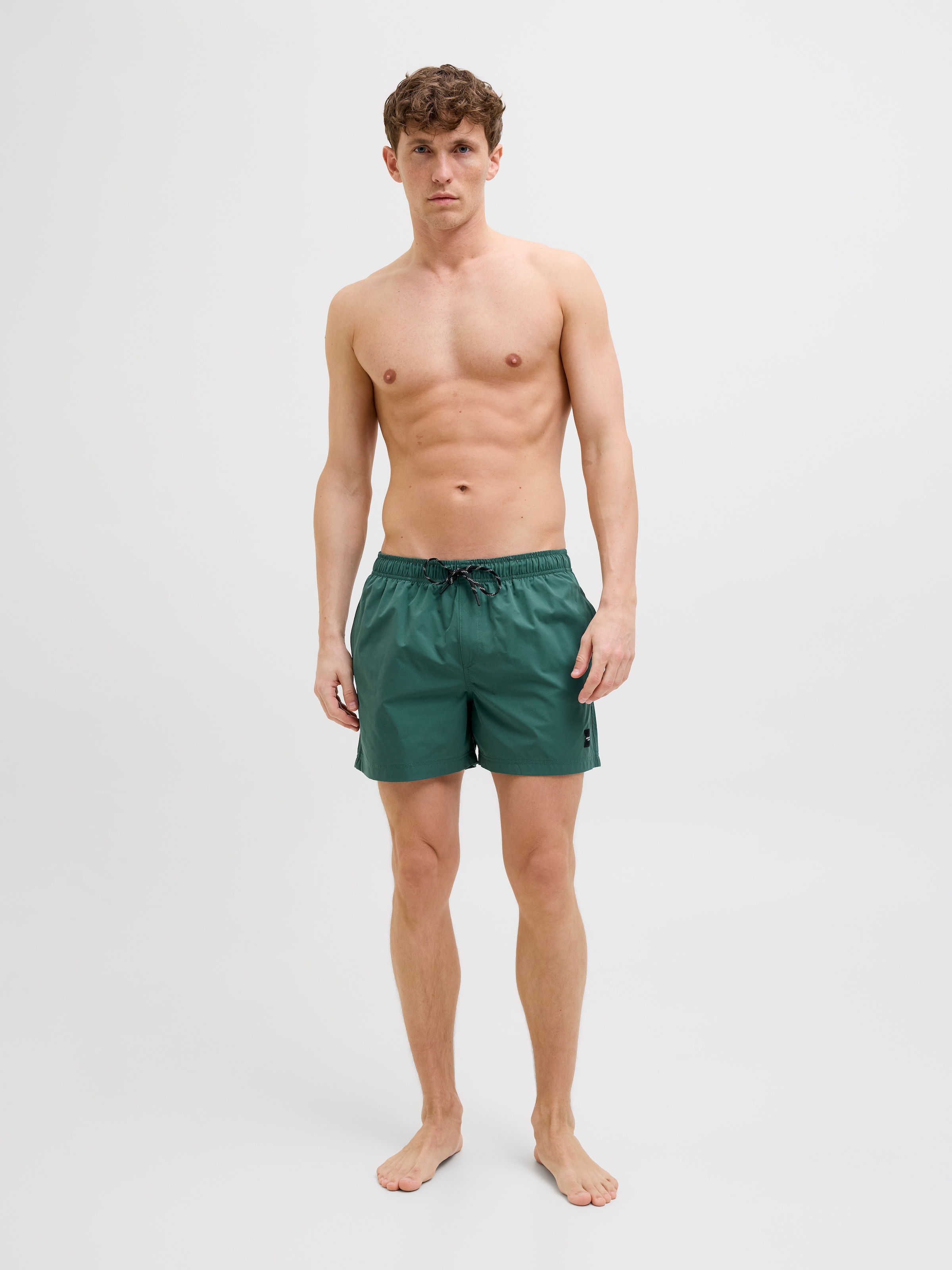 Jack & Jones Badeshorts »JPSTMAUI  Badeshort mit elastischem Bund und normalem Schnitt« unifarben, modisch, slim fit, Polyester