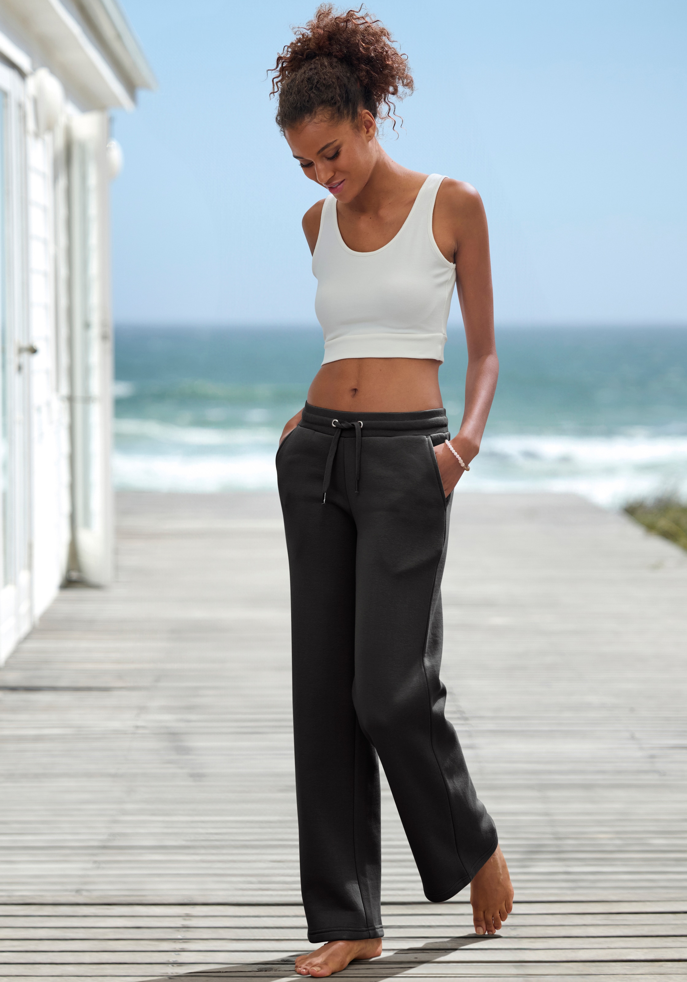 H.I.S Relaxhose, mit weitem Bein und aus ultraweicher Sweatqualität, Loungewear