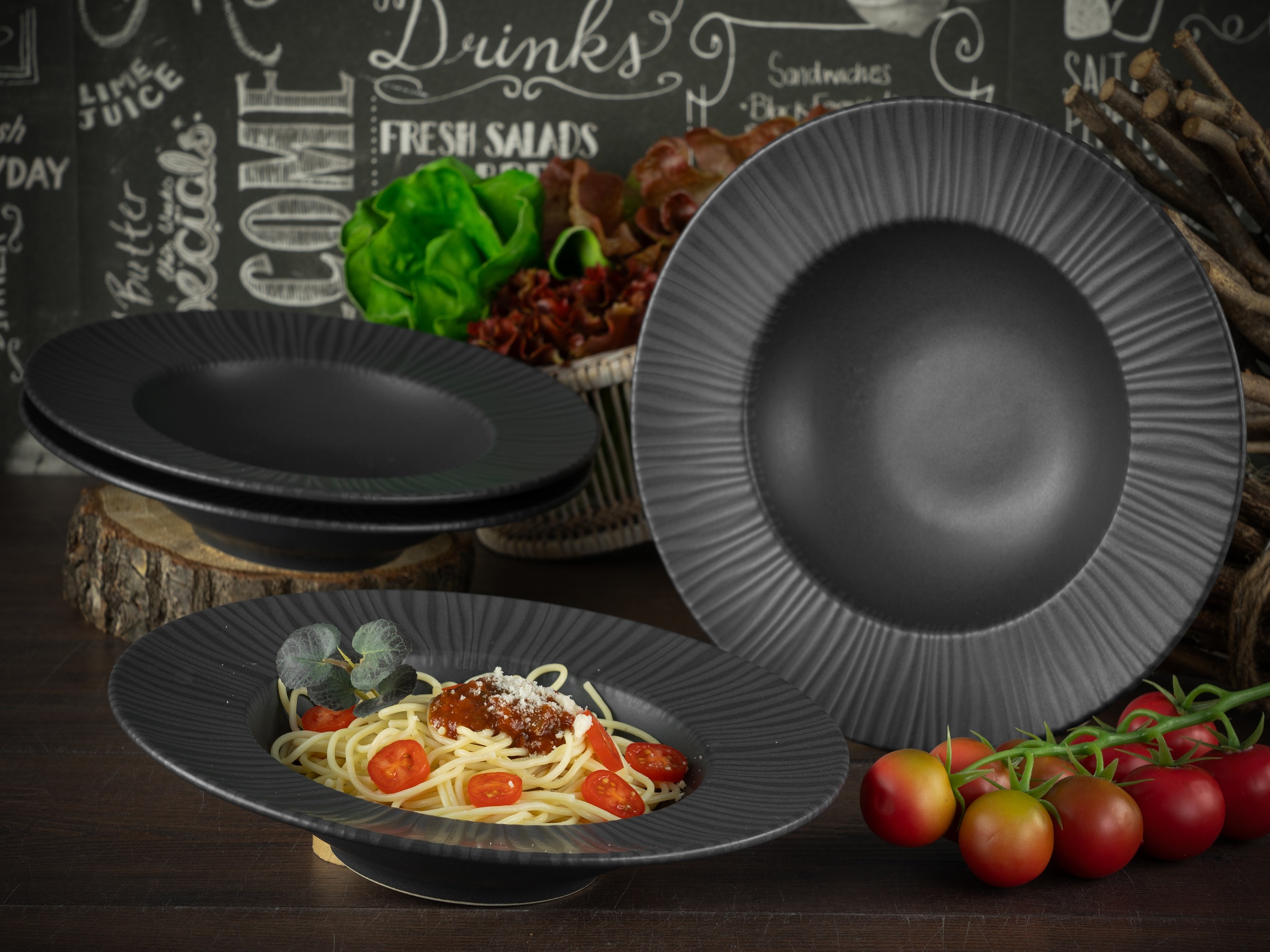 CreaTable Pastateller »Vesuvio Black, Pasta Gourmetteller Set 4-tlg«, (Set, 4 St.), Seidenmatte Spezialglasur, Ausdruckstarkes Relief