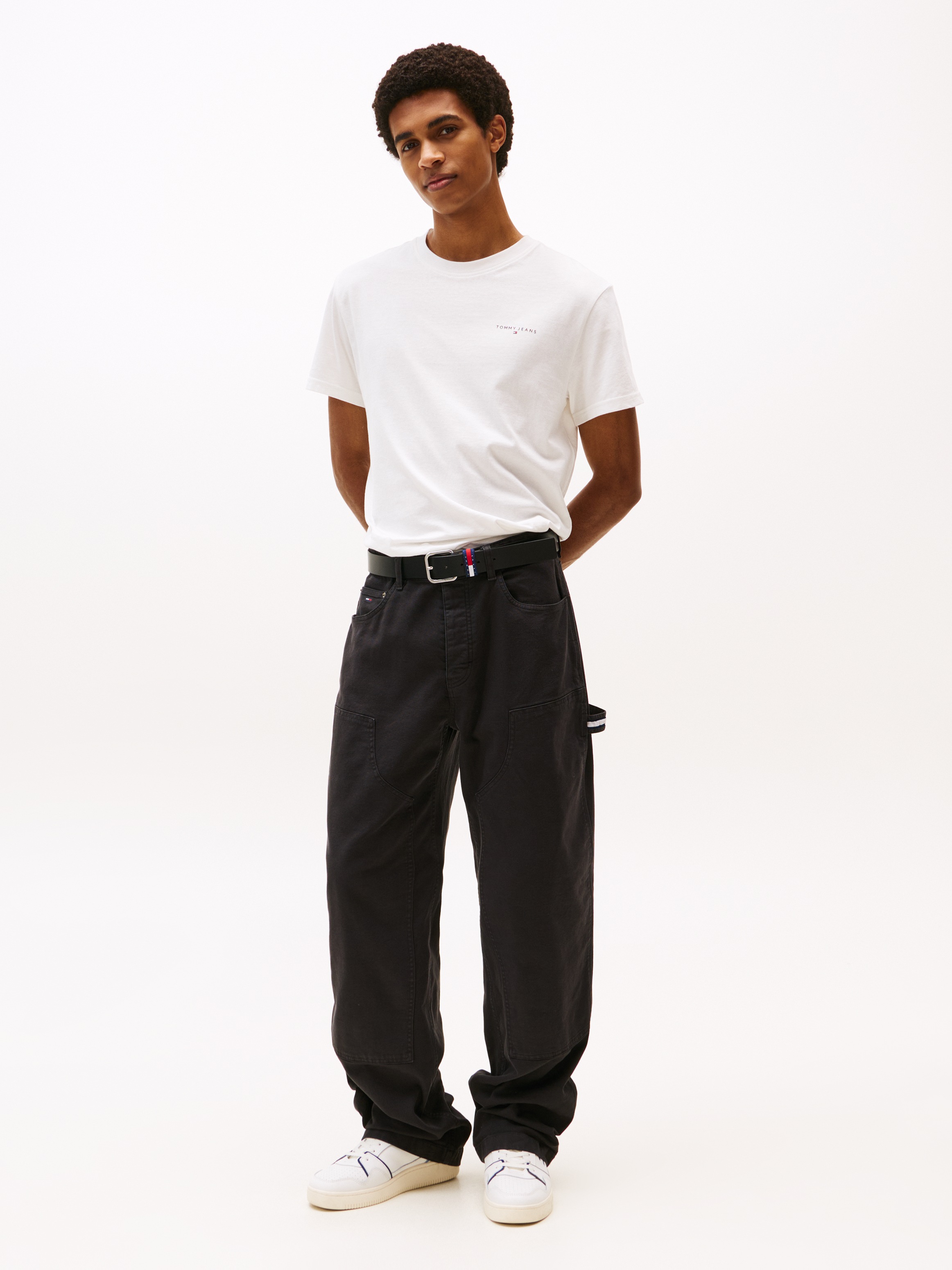 Tommy Jeans T-Shirt »TJM SLIM LINEAR CHEST TEE EXT«, Mit Rundhalsausschnitt