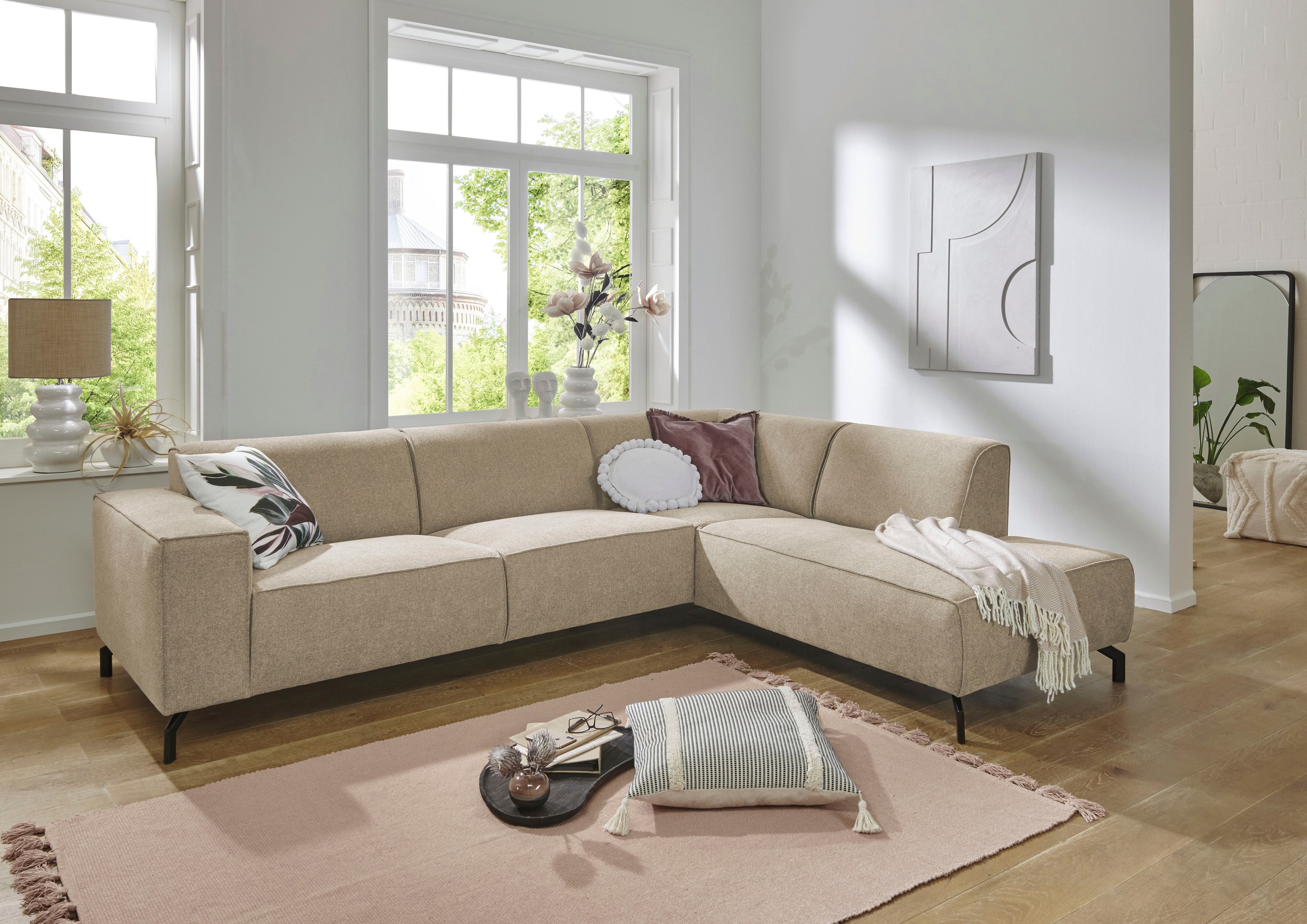 Places of Style Ecksofa Lorcan, in Lederoptik oder Strukturstoff lieferbar