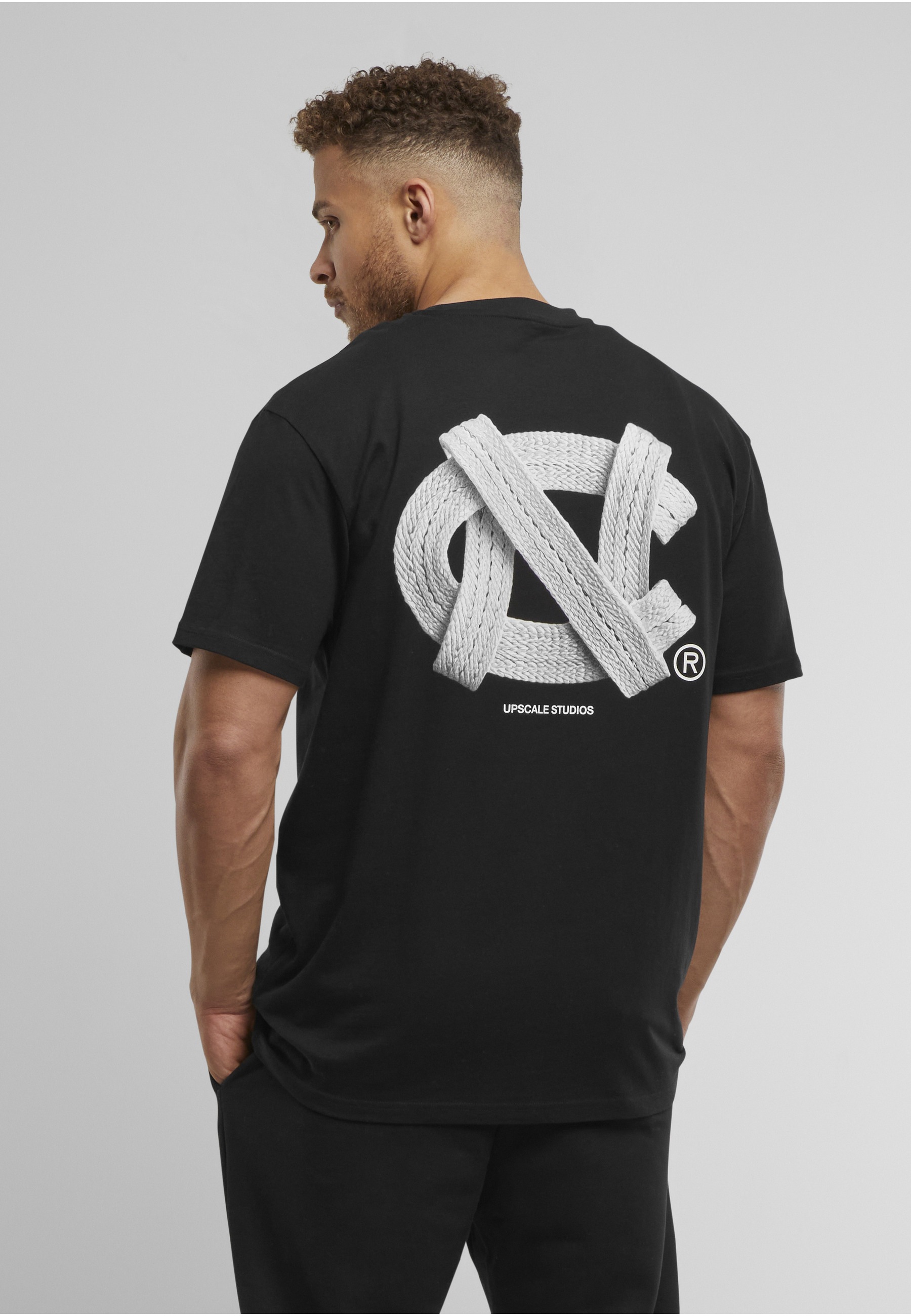 Upscale by Mister Tee T-Shirt »Upscale by Mister Tee North Carolina Laces Logo Oversize Tee« 1 Stk.
