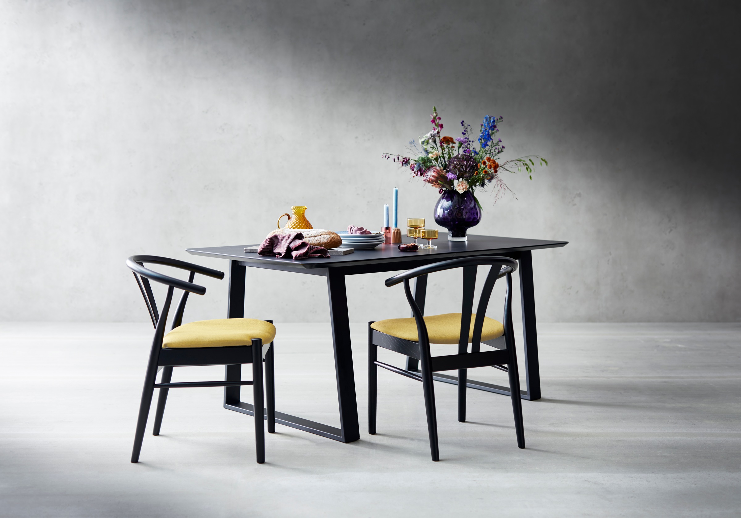 Hammel Furniture Esstisch »Meza Designtisch mit Auszugsfunktion und 2 Einlegeplatten«, abgerundete Tischplatte MDF, Trapez Metallgestell