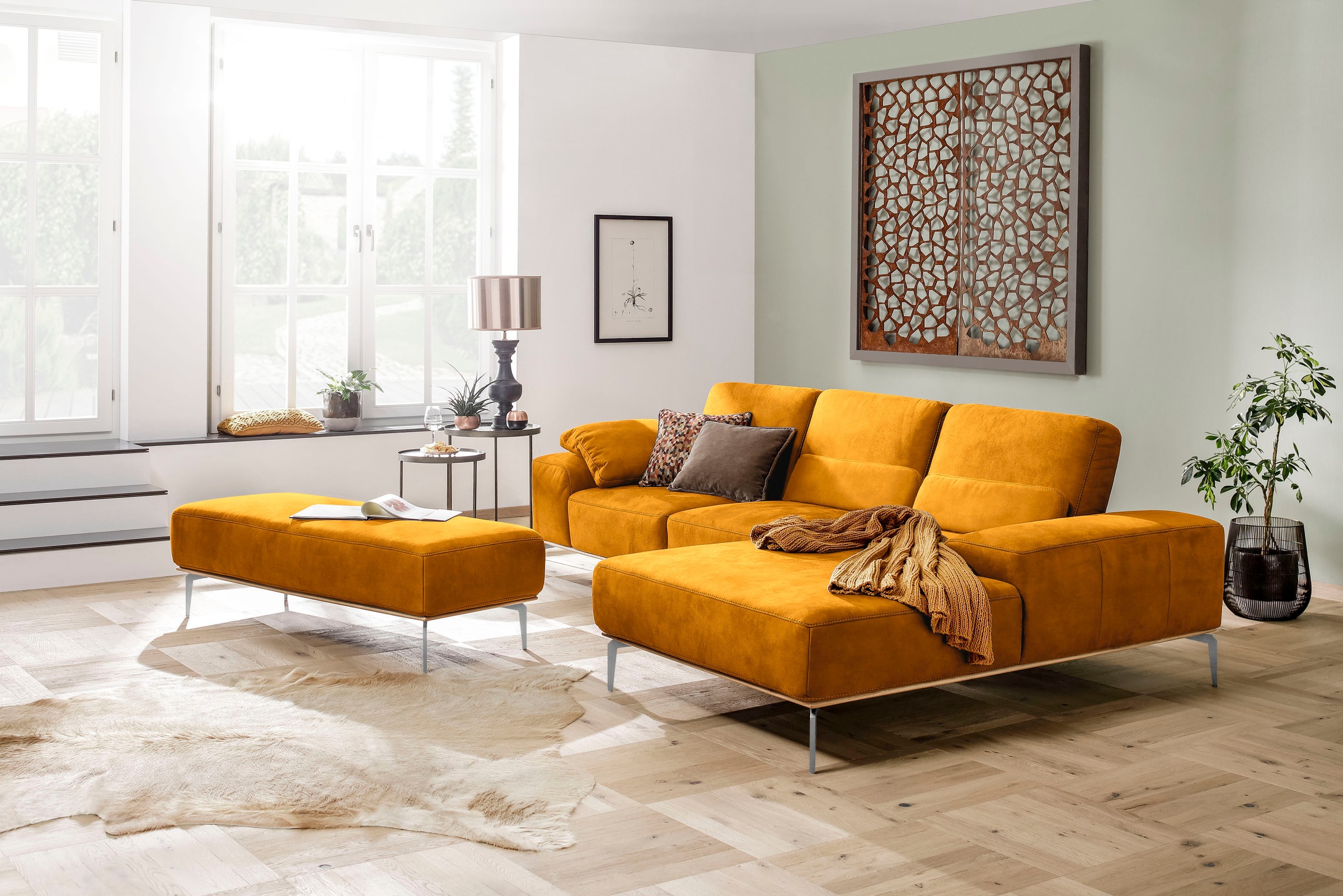 W.SCHILLIG Ecksofa »run, Designsofa, bequem, L-Form«, mit elegantem Holzsockel, Füße in Chrom glänzend, Breite 299 cm