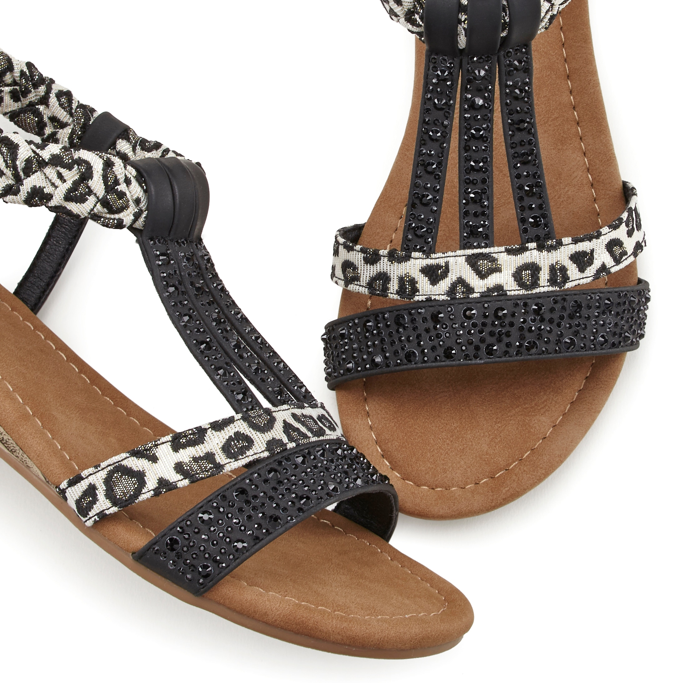 LASCANA Sandale »Sommerschuh, Sandalette,«, mit Verzierung und kleinem Keilabsatz im Festival-Look VEGAN
