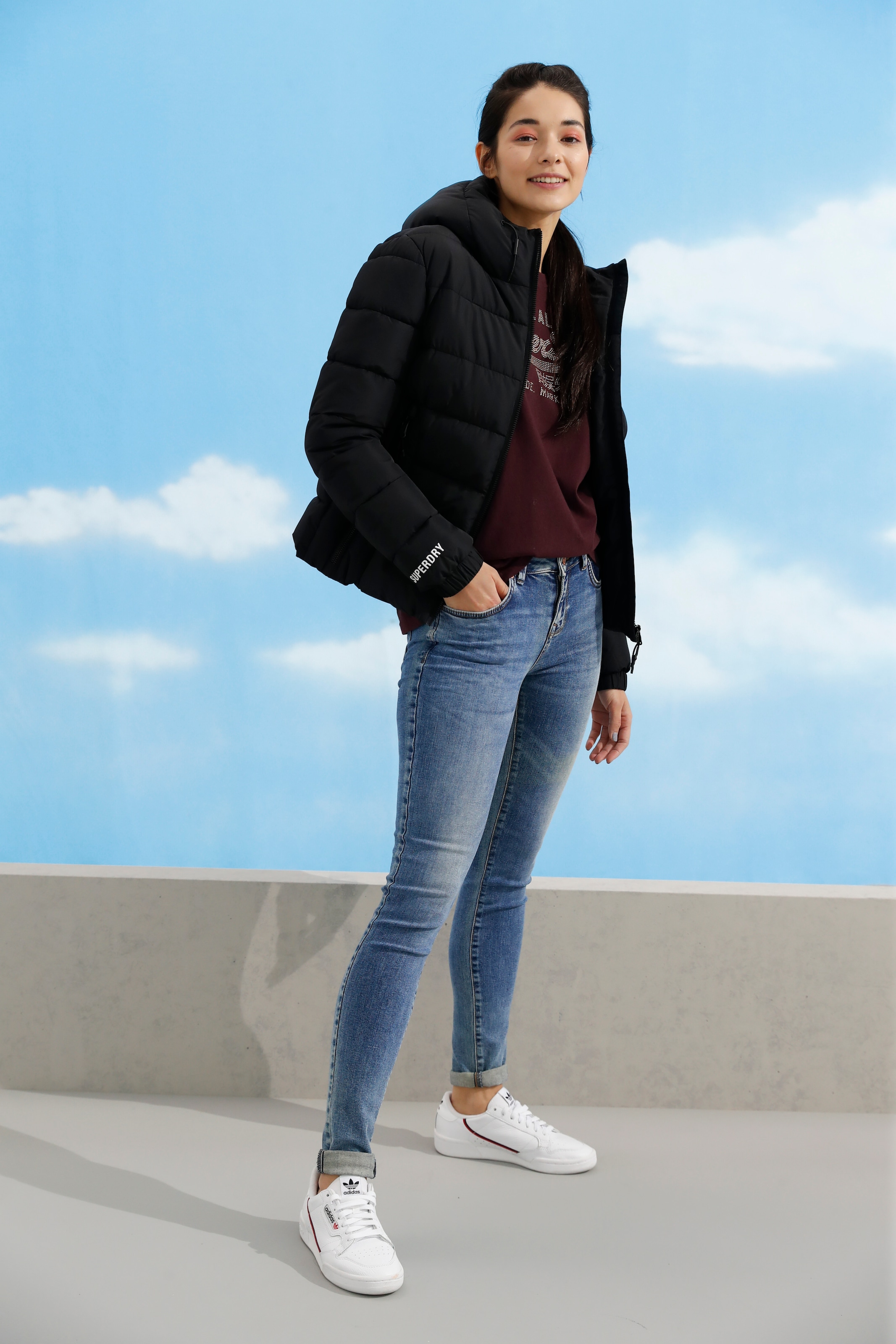 Superdry Steppjacke »HOODED SPIRIT SPORTS PUFFER«, mit Kapuze, aus wasserabweisendem Material