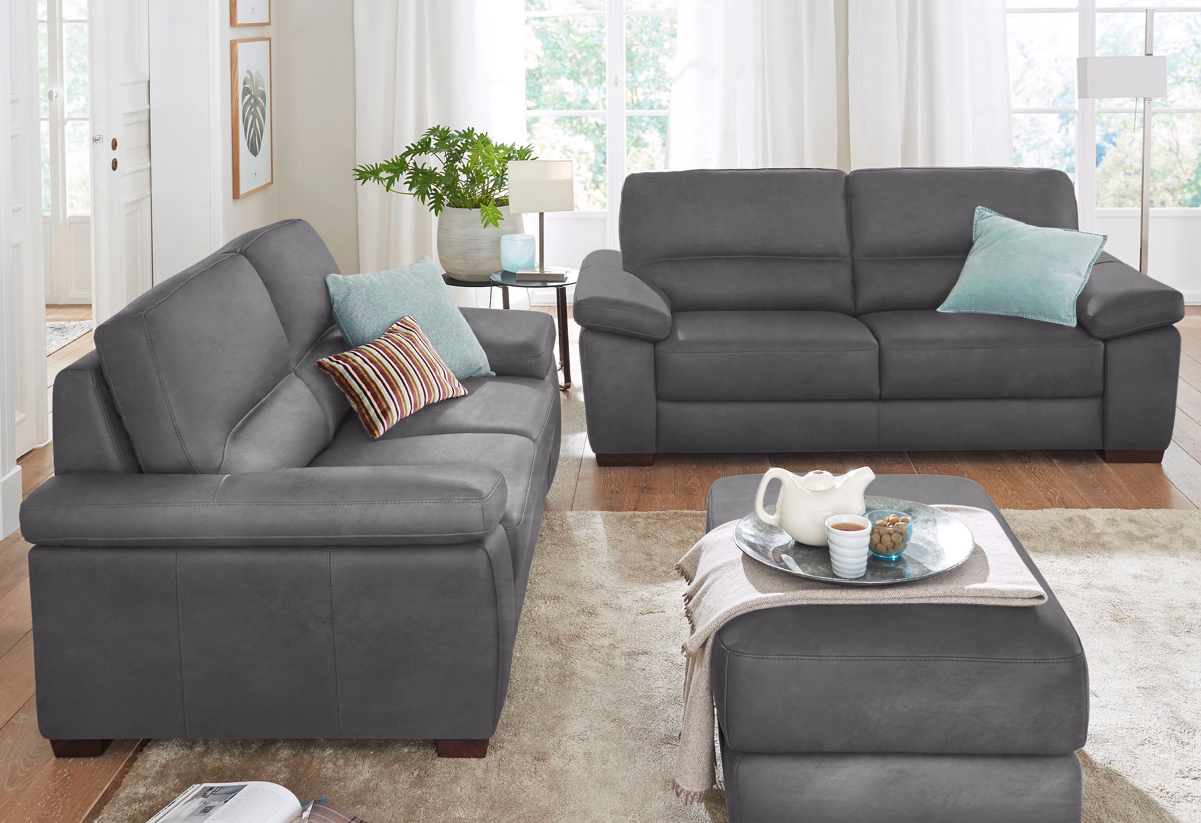CALIA ITALIA 2-Sitzer »Gaia, Sofa im edlen Design und mit erstklassigem Sitzkomfort«, aus pflegeleichtem Luxus-Microfaser Ginevra Hydro Care