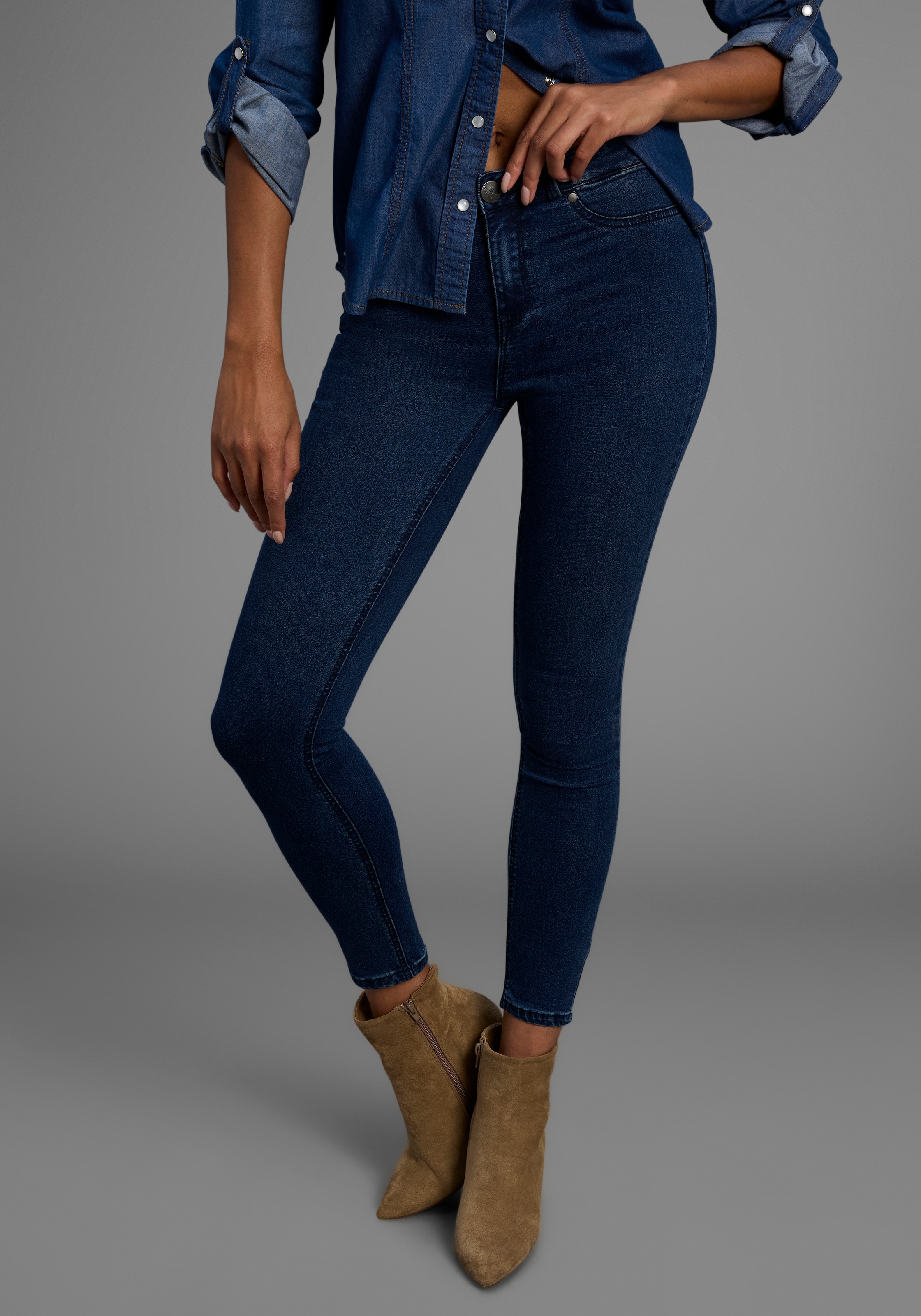 Arizona Skinny-fit-Jeans »Ultra Stretch«, extra-eng geschnittene Beinform, modische Used-Waschung