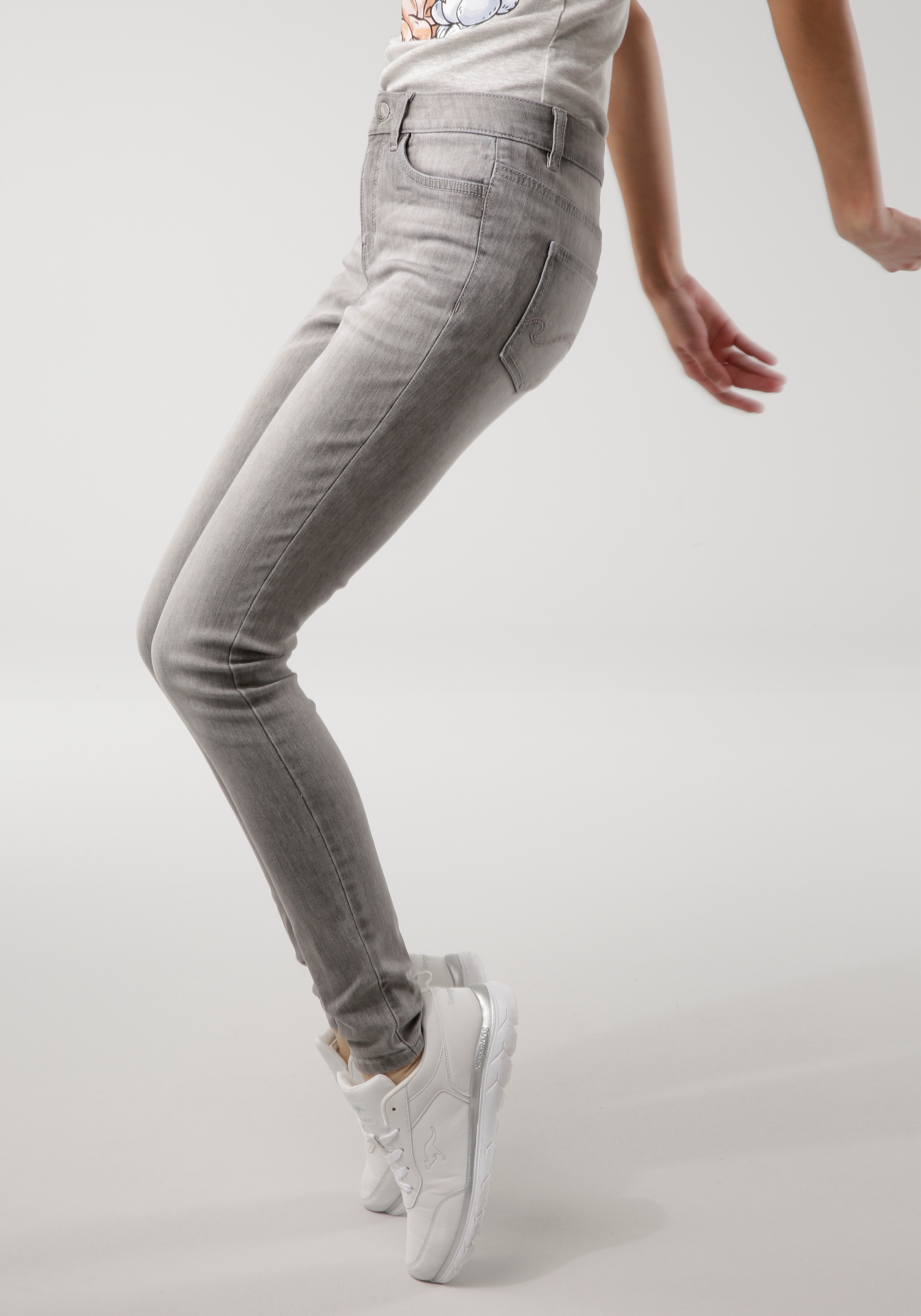 KangaROOS 5-Pocket-Jeans »SUPER SKINNY HIGH RISE«, knöchellang, mit Used-Optik, hohe Leibhöhe