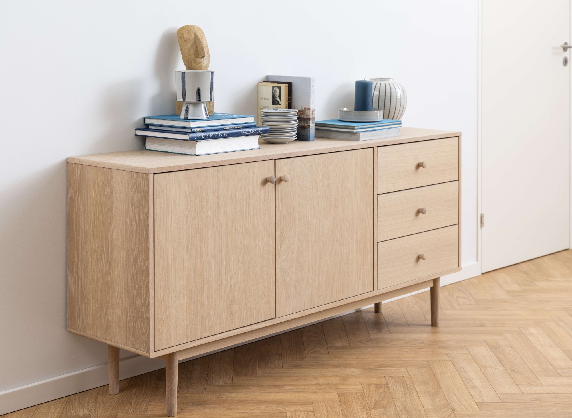 ACTONA GROUP Sideboard »Aston«, Eiche/furnier, 2 Türen, 2 Böden, 3 Schubladen, 160 cm