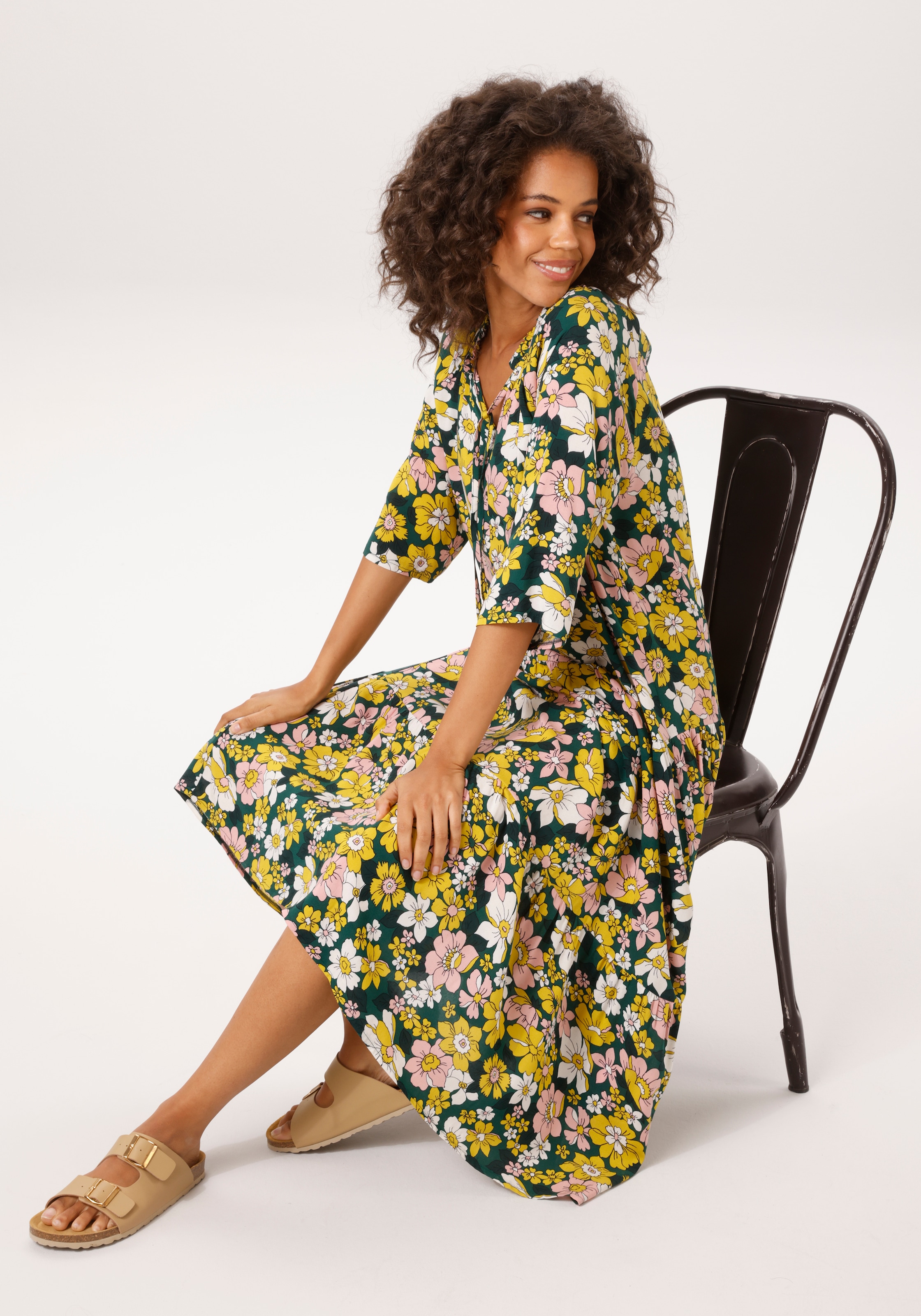 Aniston CASUAL Sommerkleid mit farbenfrohen Blütendruck - jedes Teil ein Unikat