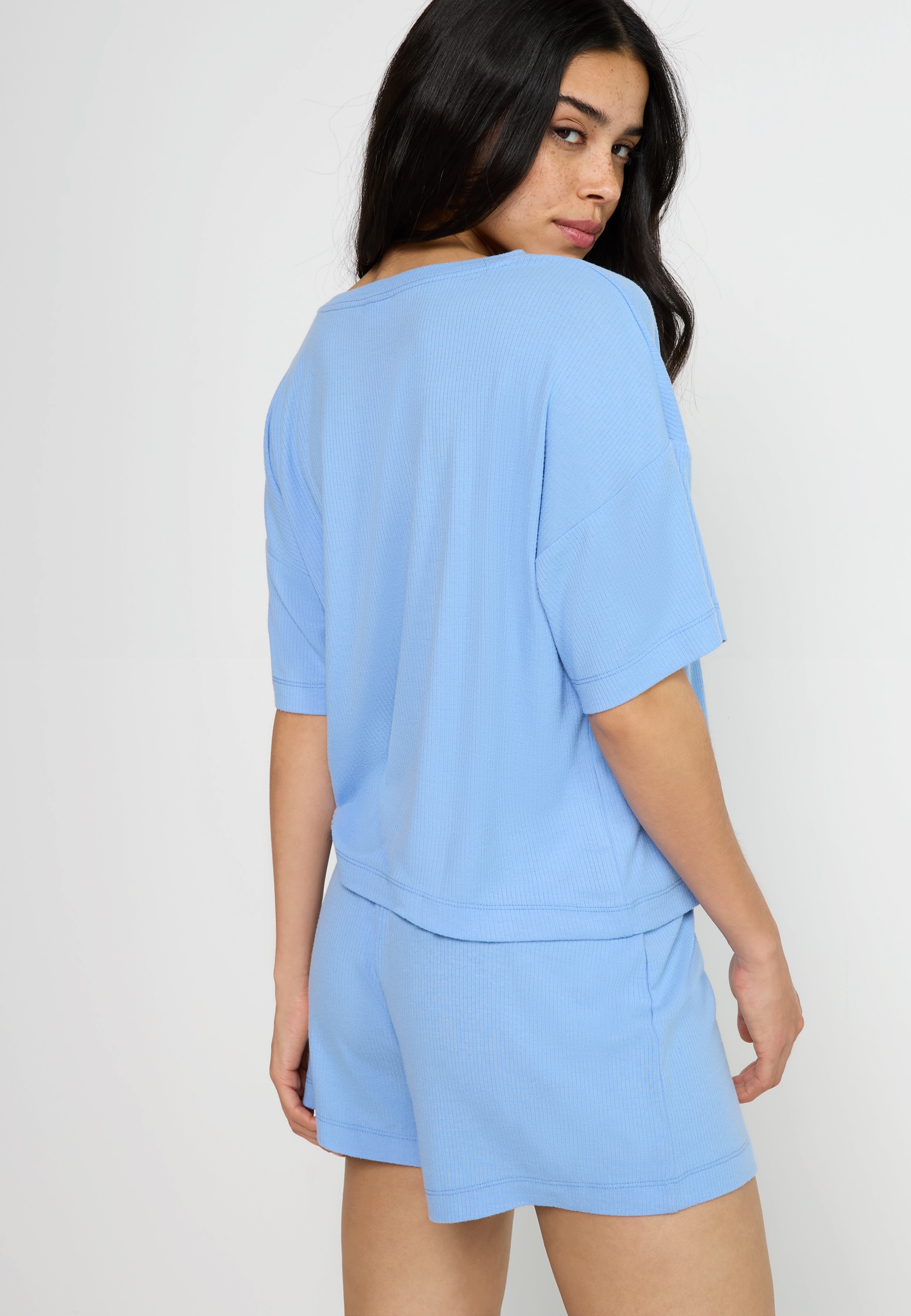 LSCN by LASCANA Shorty, (2 tlg.), mit kleiner Zierknopfleiste