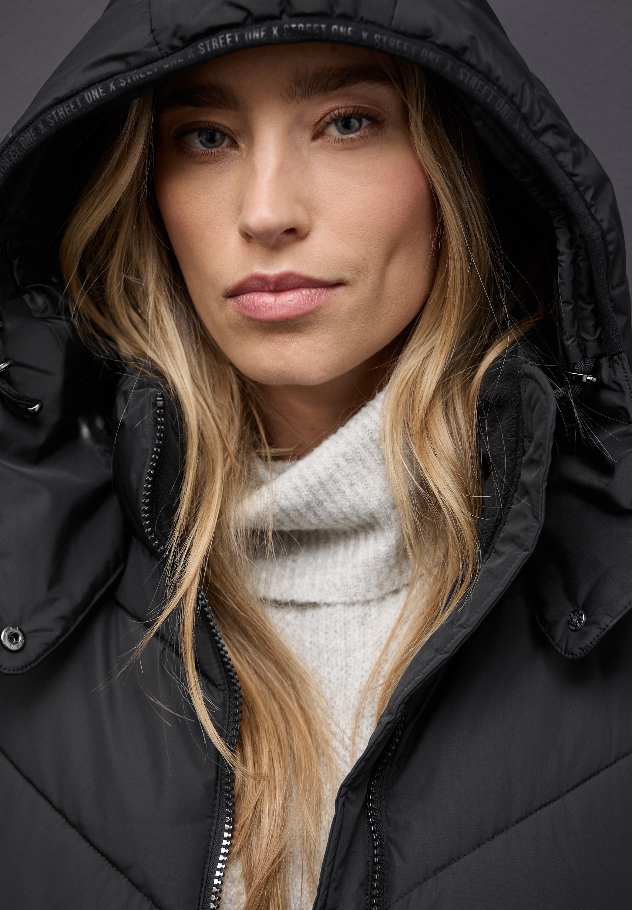 STREET ONE Steppjacke mit Kapuze in Midi-Länge und mit abnehmbarer Kapuze mit Tunnelzug