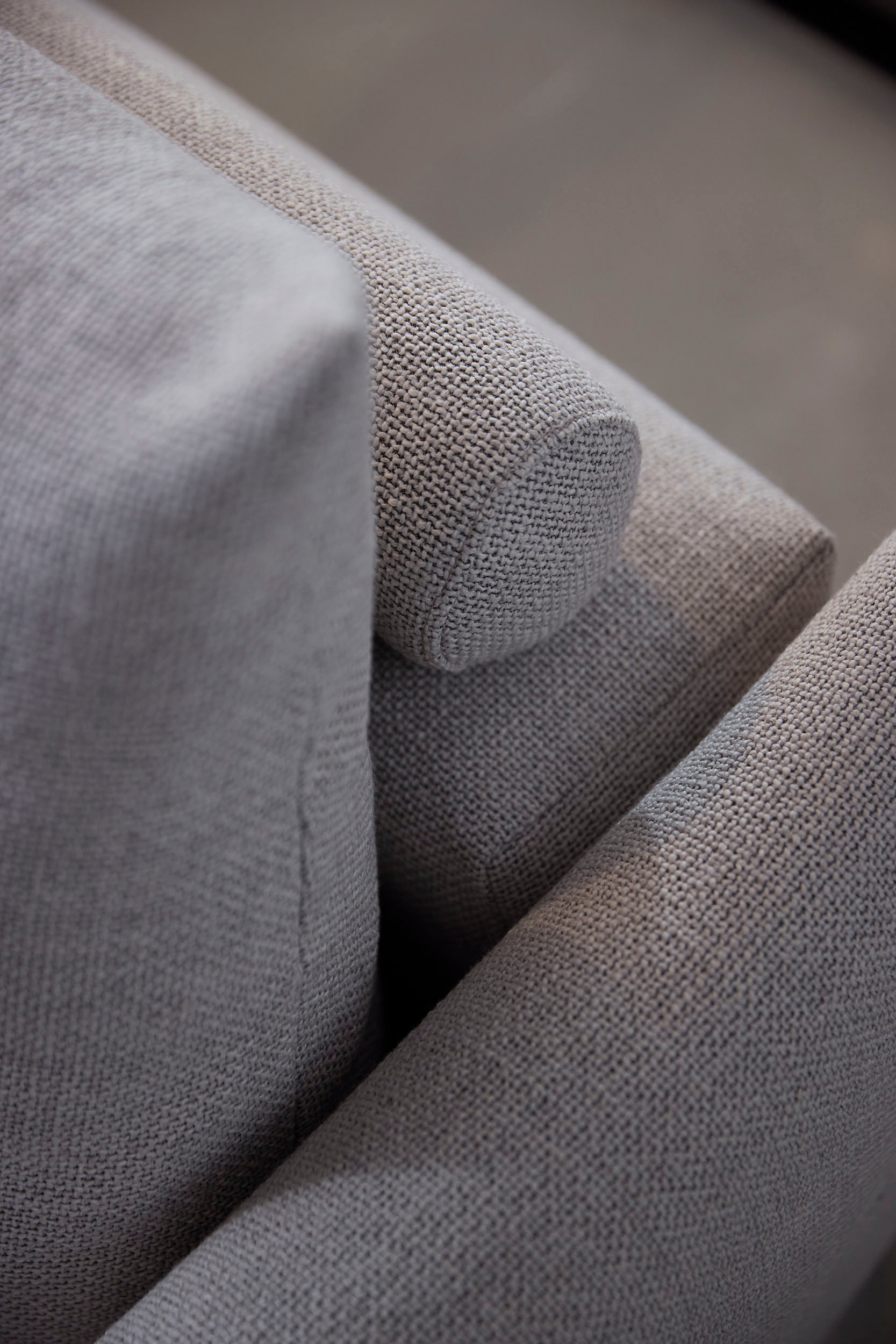 INNOVATION LIVING ™ Schlafsofa »MALLOY innovativ, komfortabel und bequem, modernes Design«, hohe Rückenlehne, schmale Armlehnen, inklusive Bettaufbewahrung