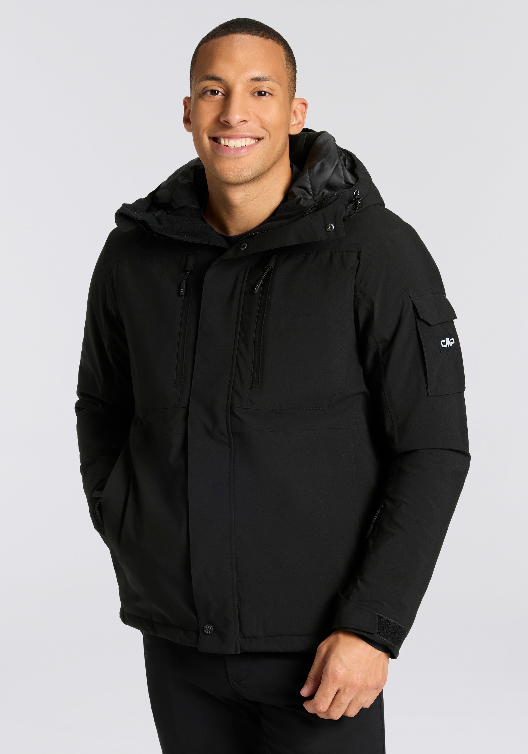 CMP Winterjacke mit Kapuze wind- und wasserabweisend, mit Kunstfaserpolsterung
