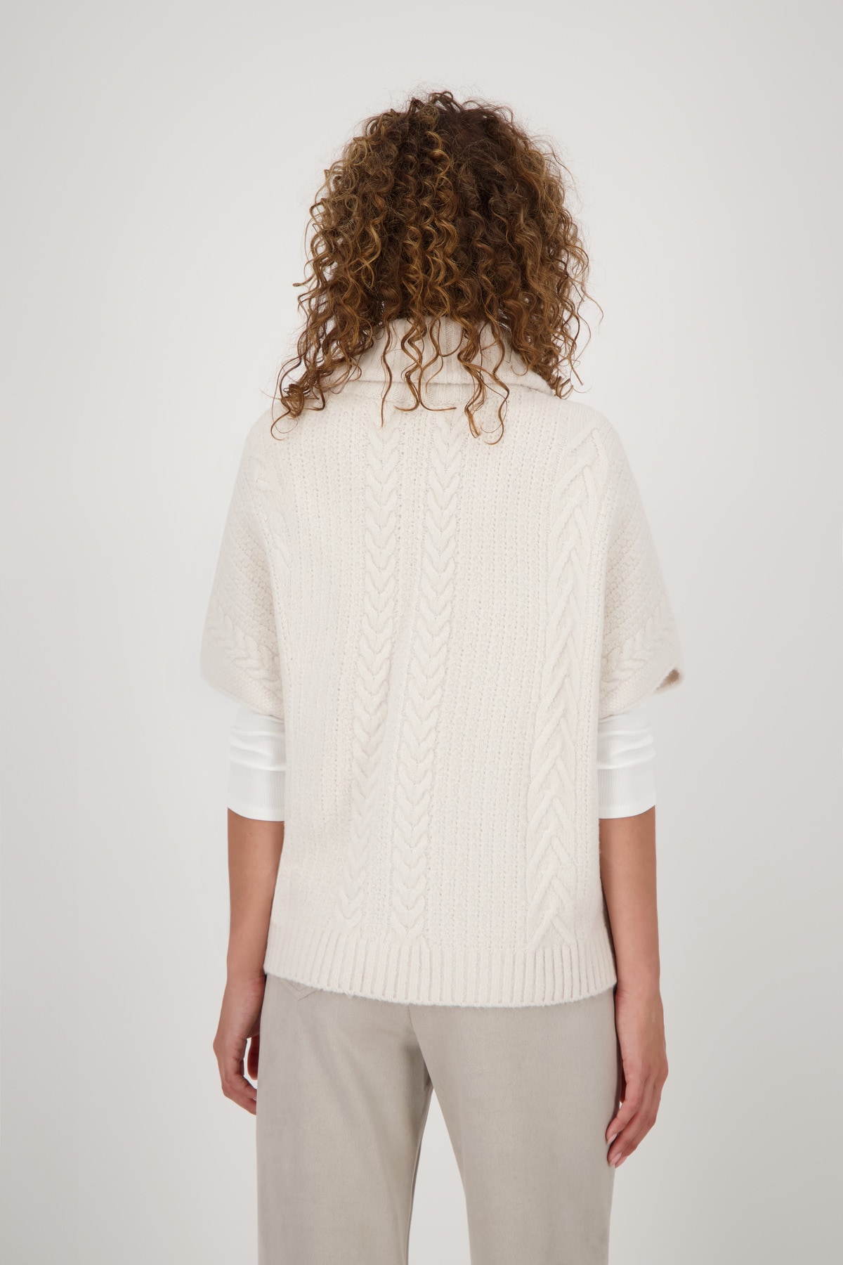 Monari Strickcape »Jacke Strickcape Zopf«, Mit Rundhalsausschnitt
