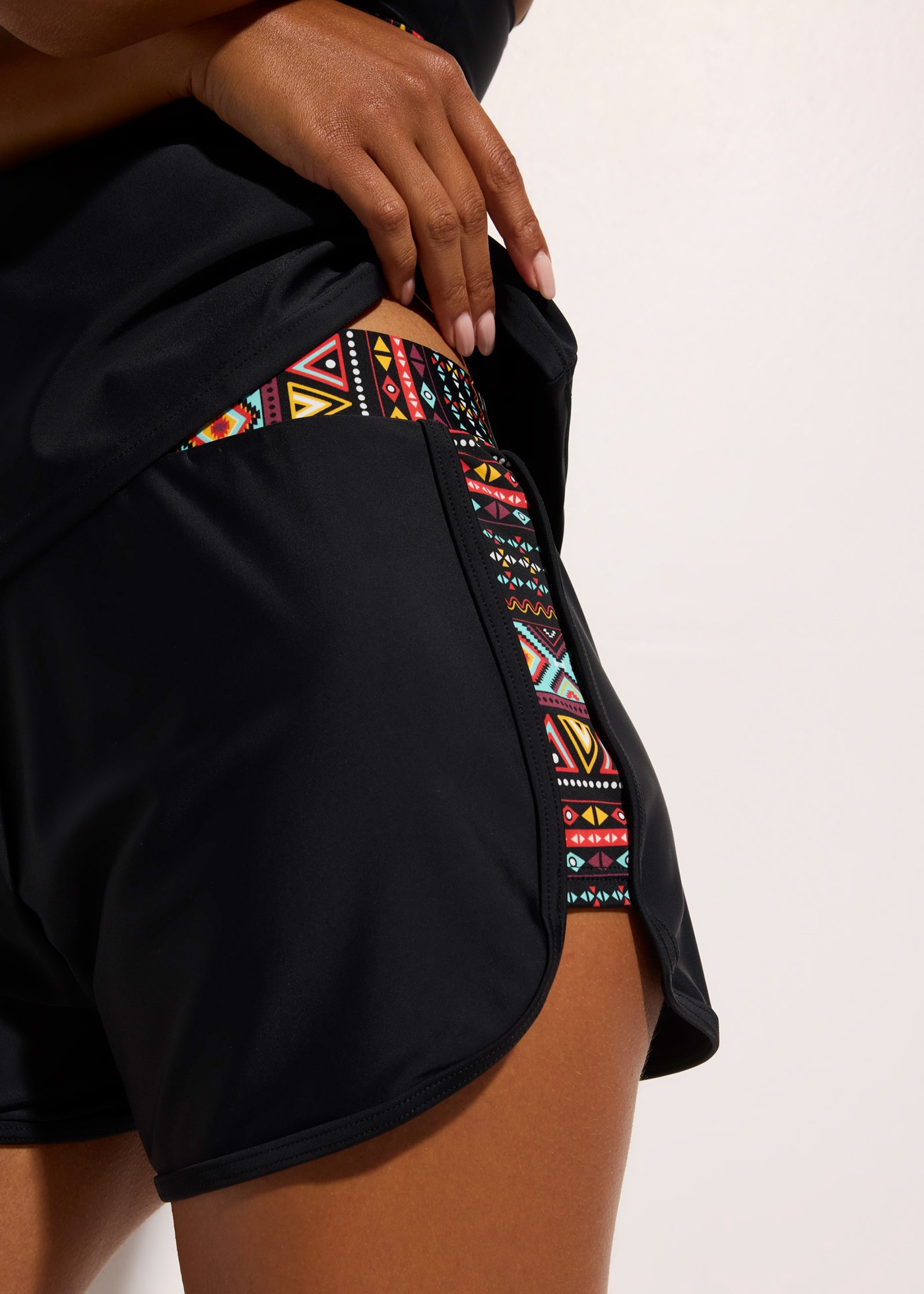 bonprix Tankini Set, 2 Stk. kontrastfarbige Details, sportlicher Stil, elastisches Obermaterial