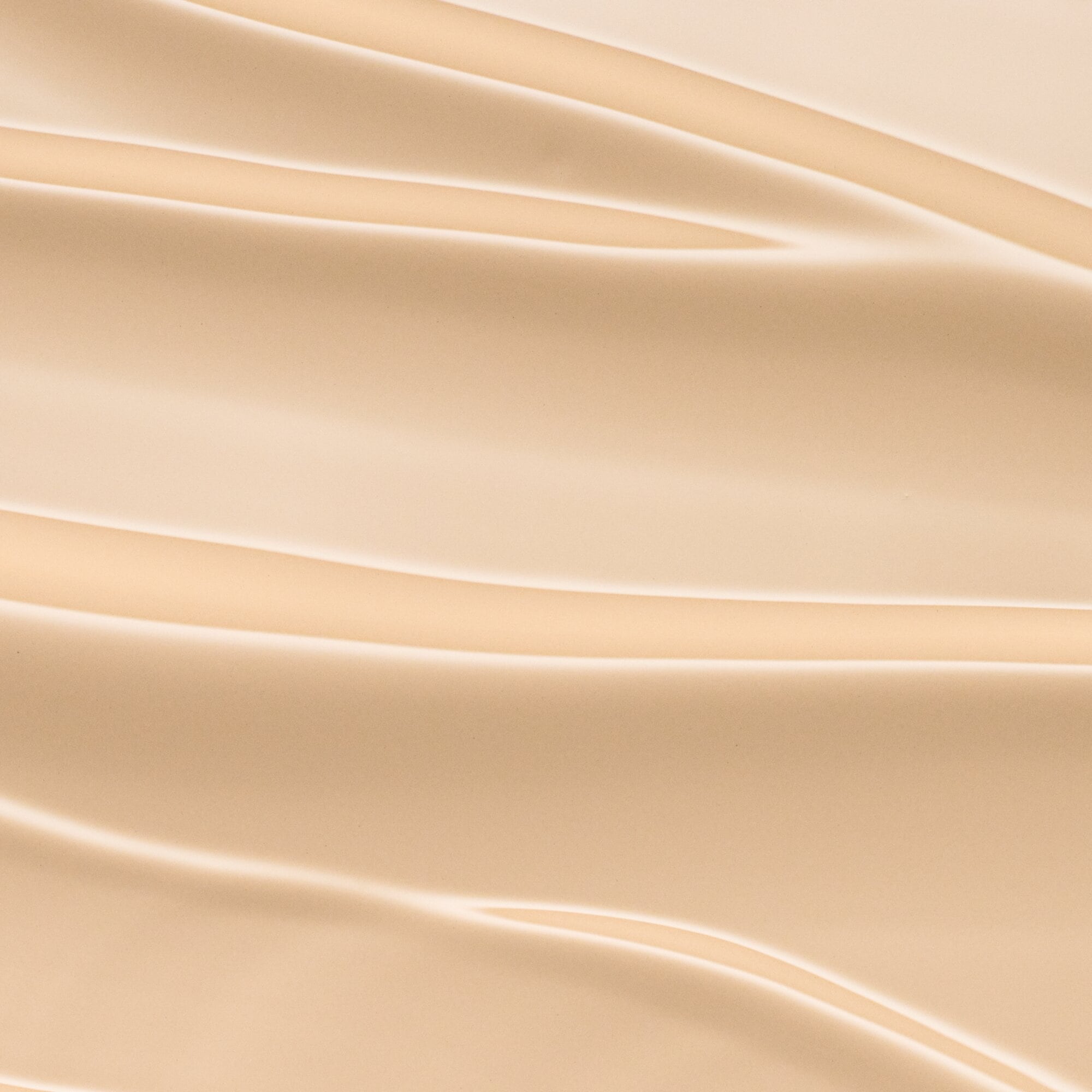 Essence Foundation »BRIGHTEN UP! cushion foundation«, flüssige Textur, mittlere Deckkraft, wasserfest, langanhaltend
